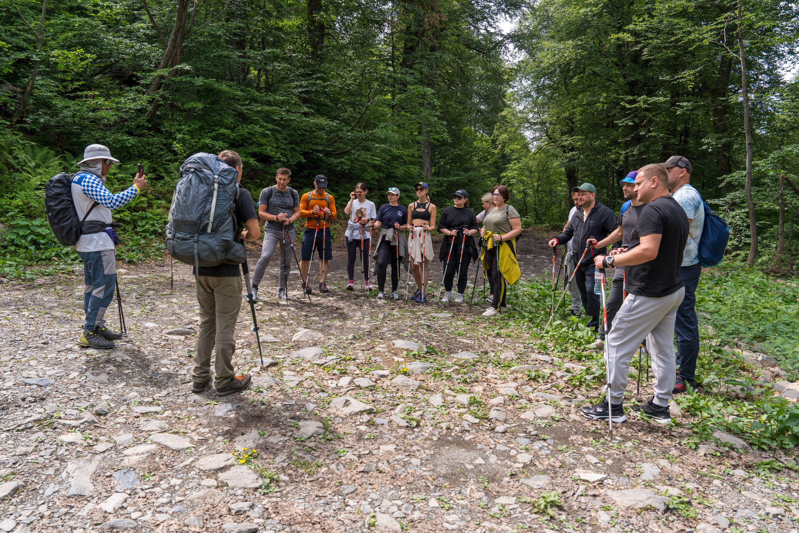 MICE мероприятие для компании «Доставка морем»: хайкинг к Ачипсинским водопадам. Репортажный фотограф в Красной Поляне и Сочи Павлюченко Екатерина