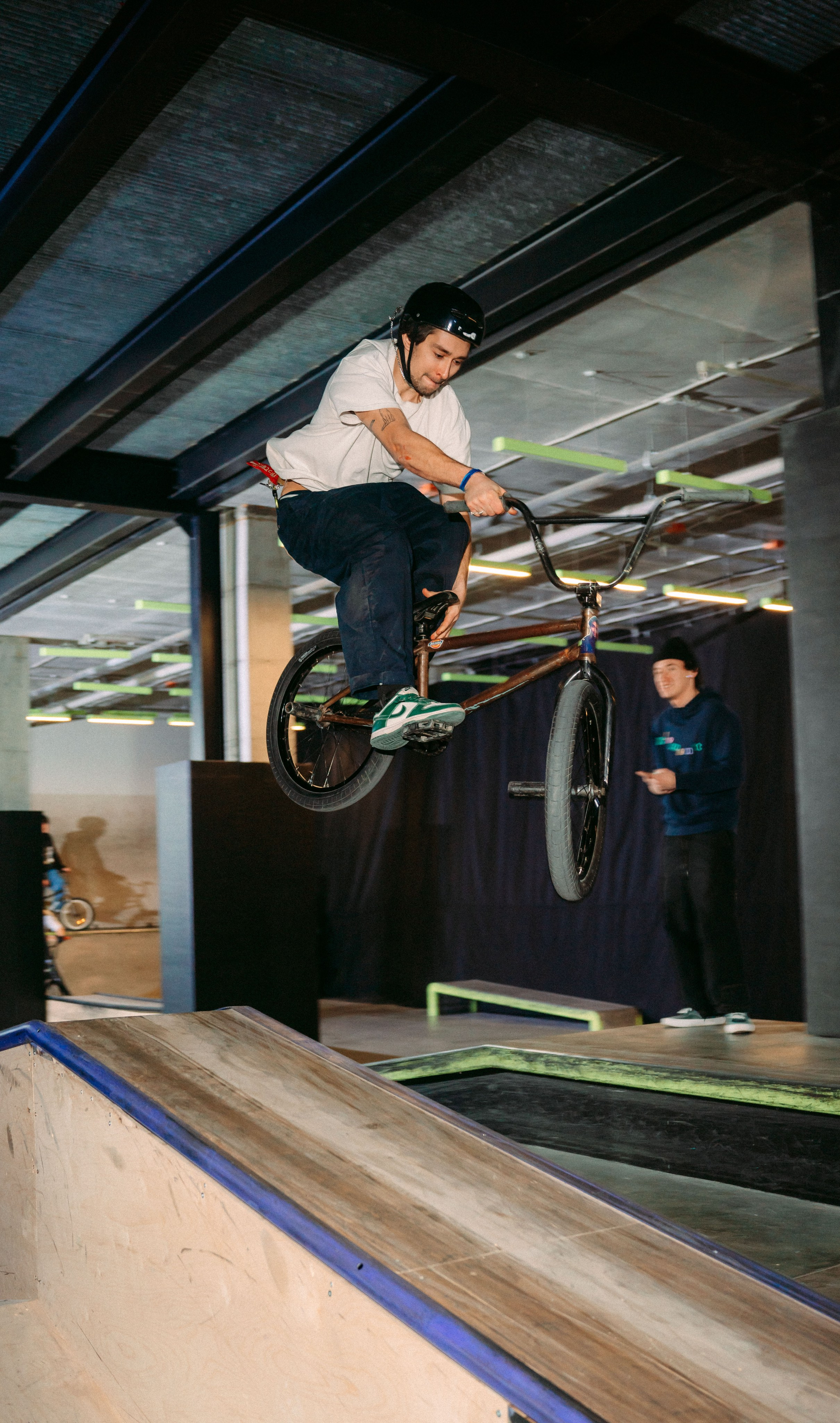 УРАМ. Ночная смена / 2025. Саша Копылов, фотограф в Казани