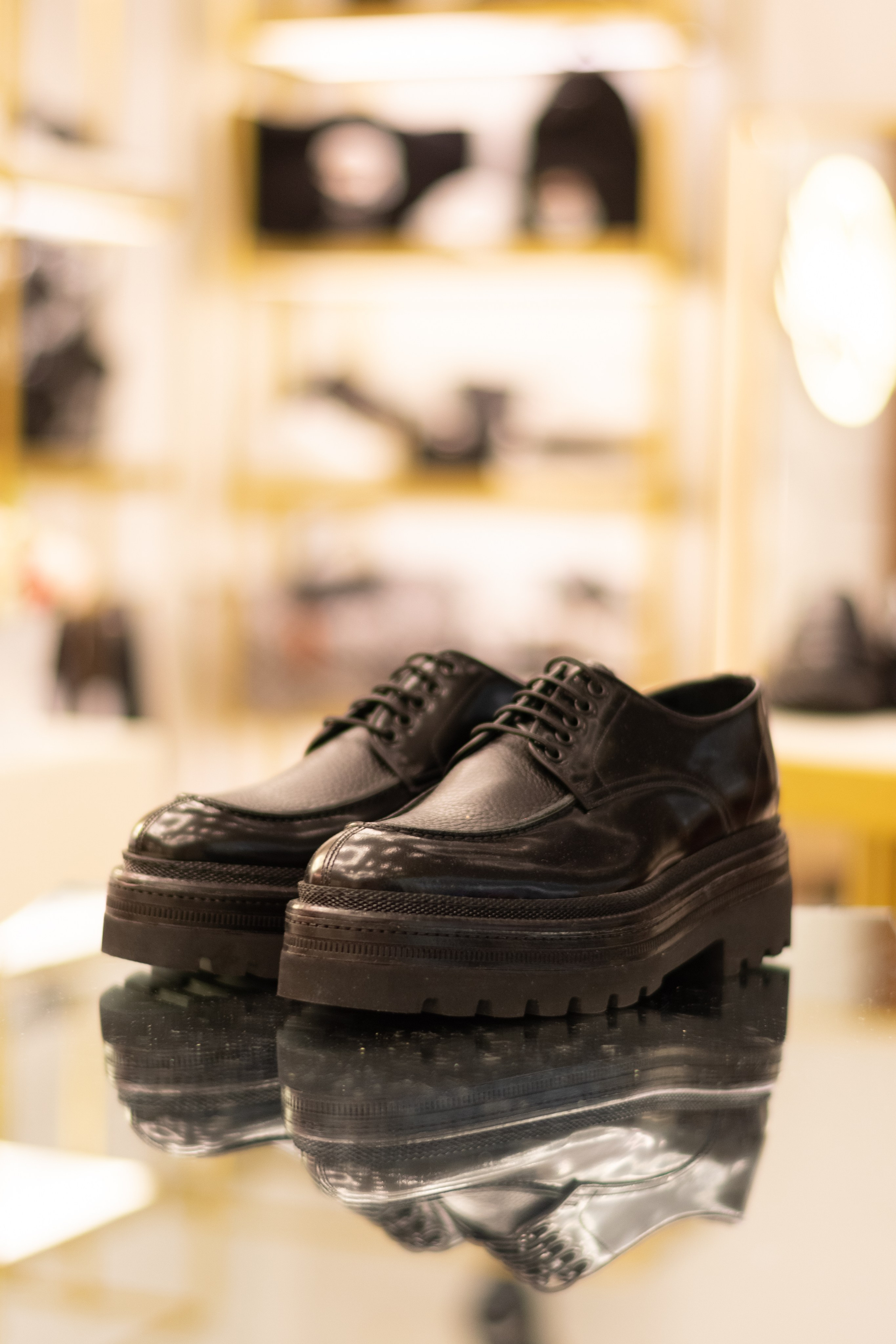 Для организаций. Предметная фотосессия для обувного магазина Capsula. Фотограф/видеограф Богдан Голованов