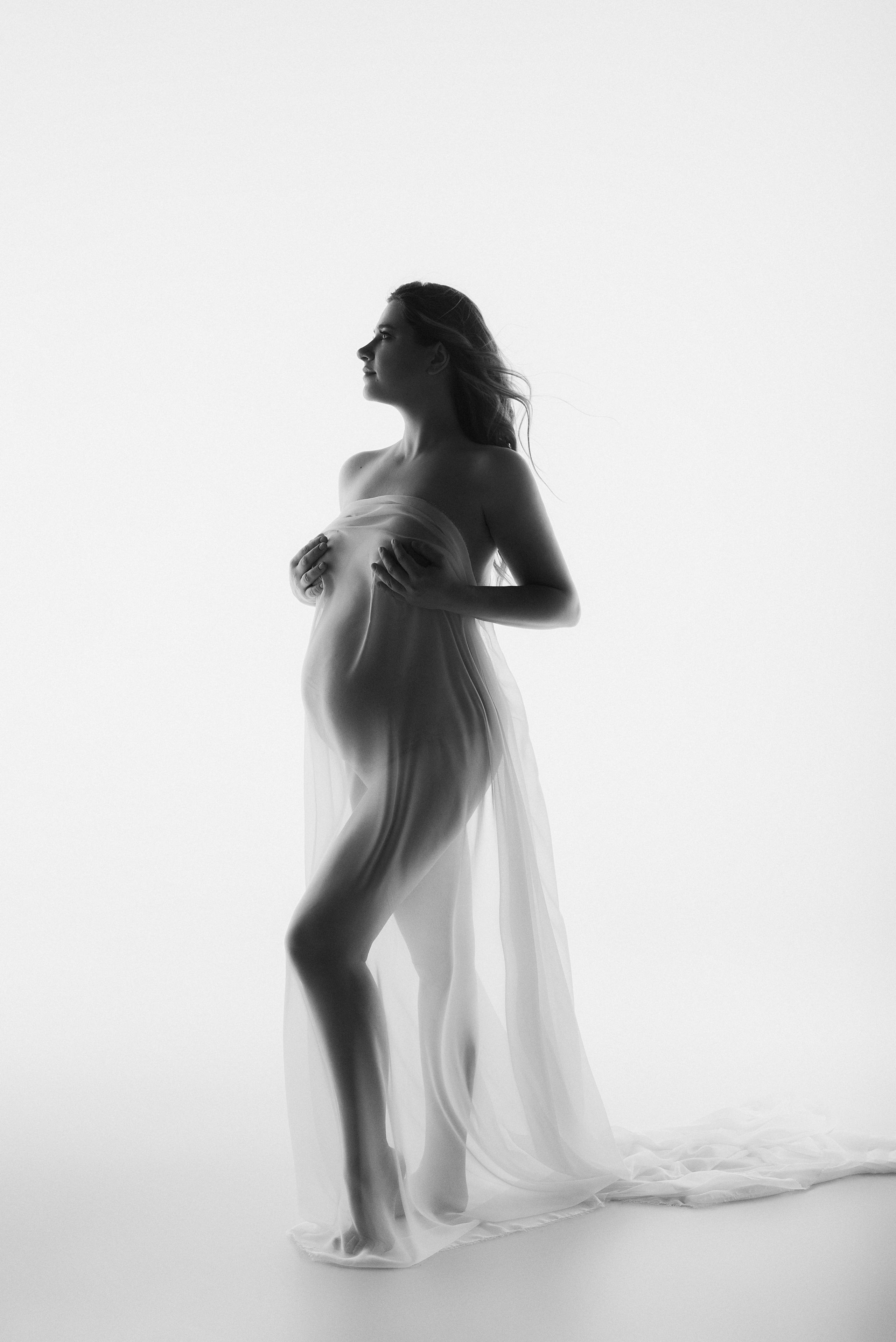 Фотосъемка беременности. Фотограф беременности, новорожденных и детей до года в Челябинске Волк