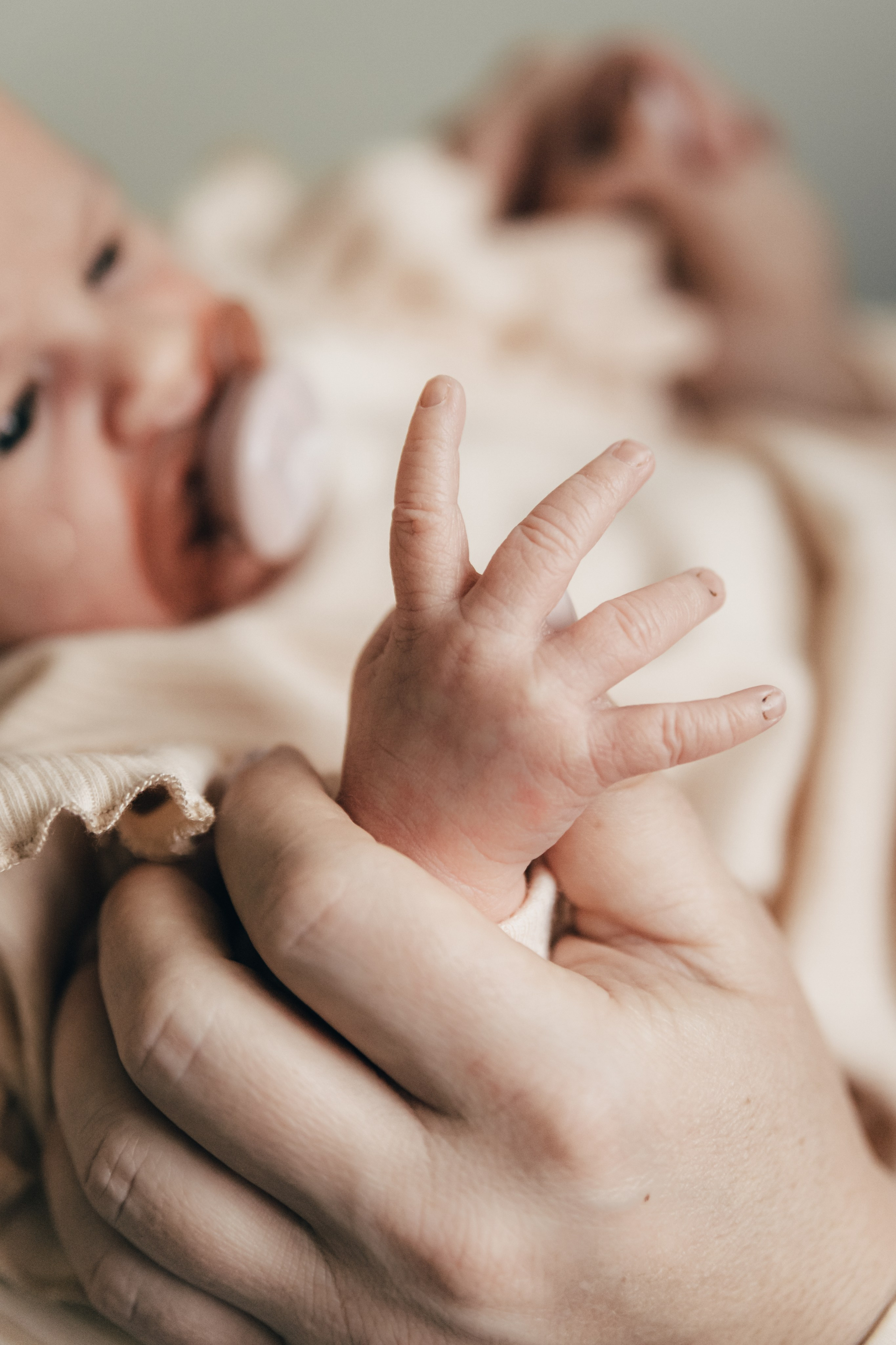 Олеся. Фотосъёмки в роддоме. Семейный фотограф в Калуге Ирина Ушакова. Фотограф на роды