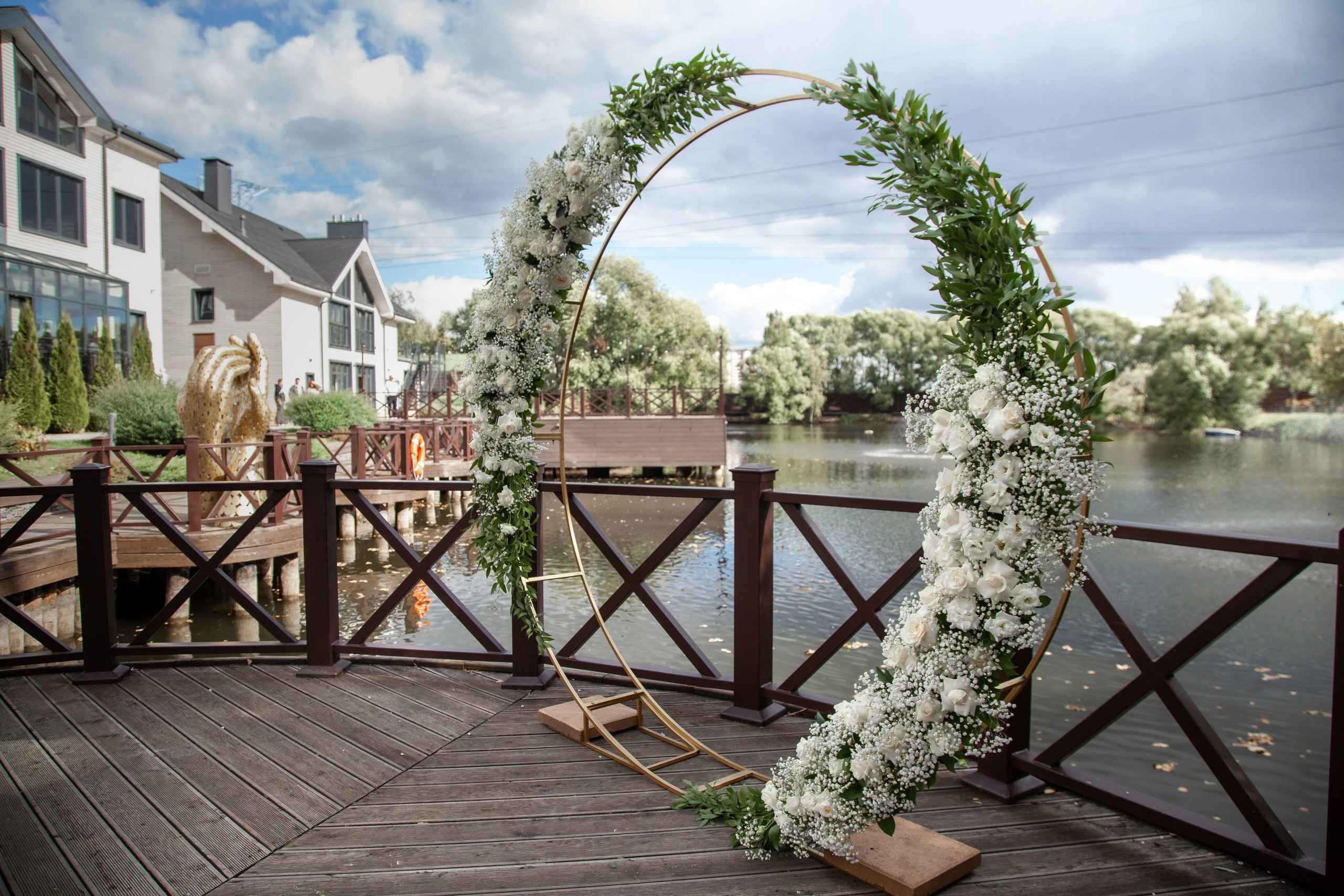 Оформление свадебной арки. Флорист Маргарита Гладкова