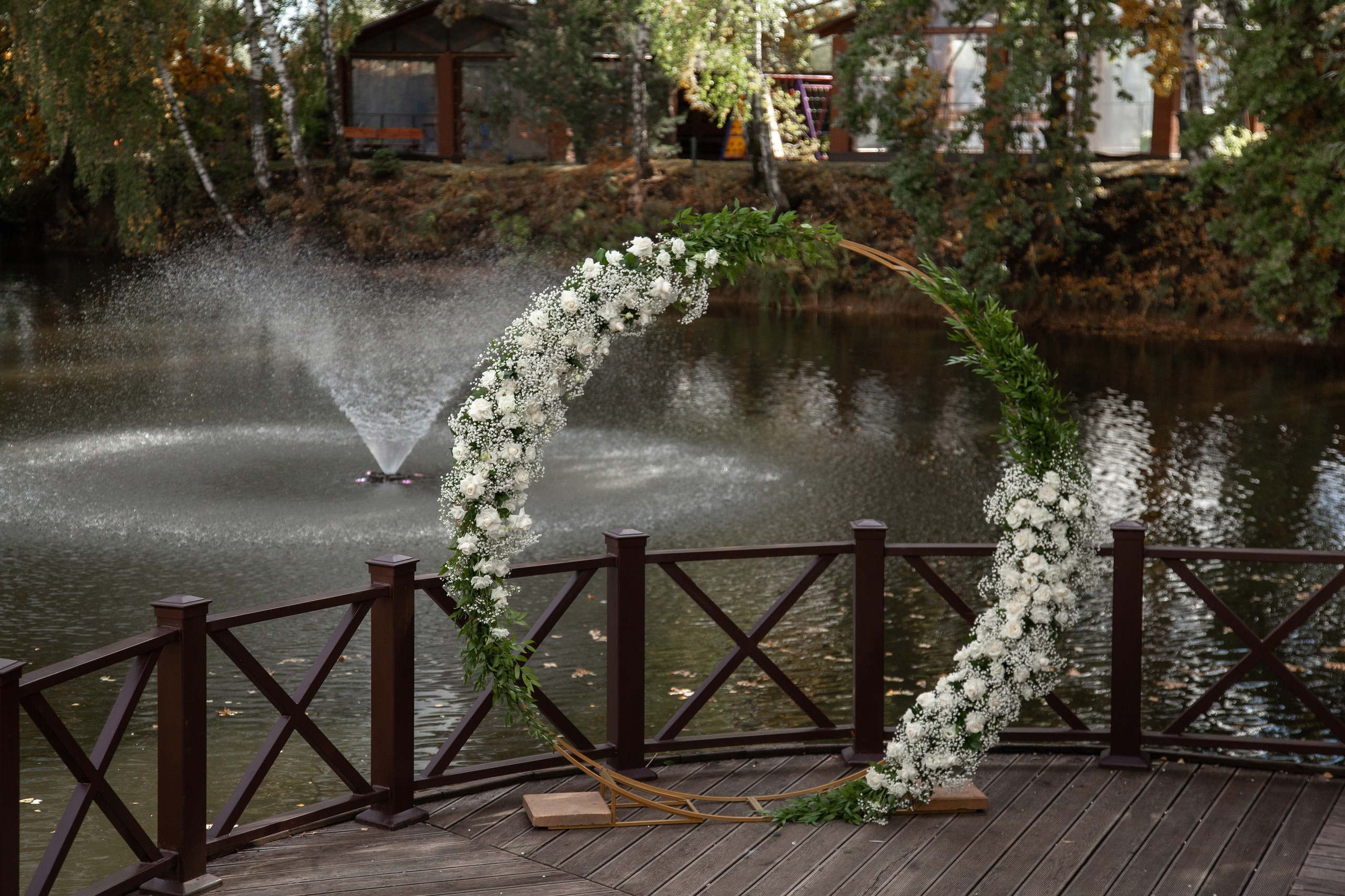 Оформление свадебной арки. Флорист Маргарита Гладкова