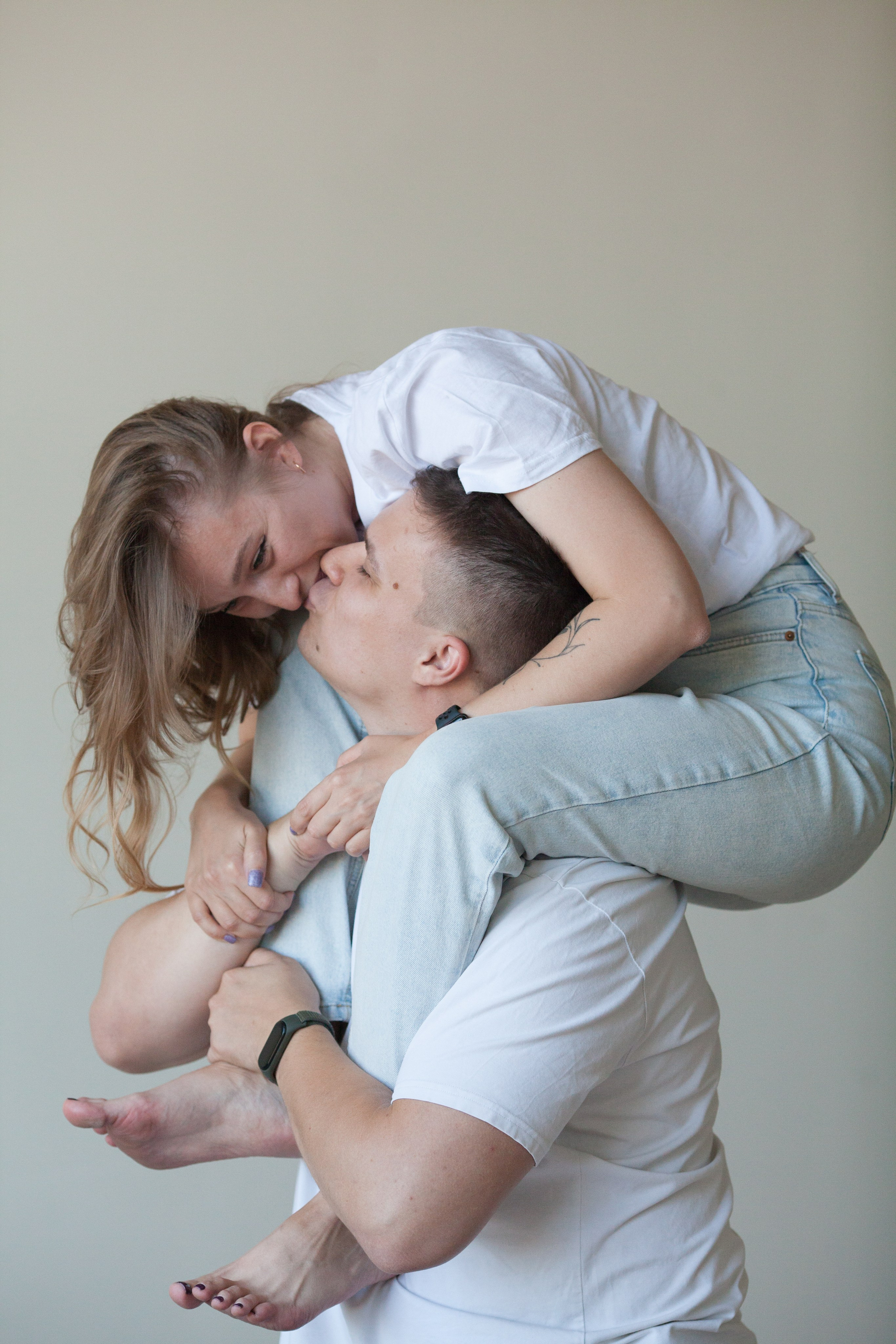 Женя и Кристина минимализм. Семейный и детский фотограф в Краснодаре Брусилова Марина