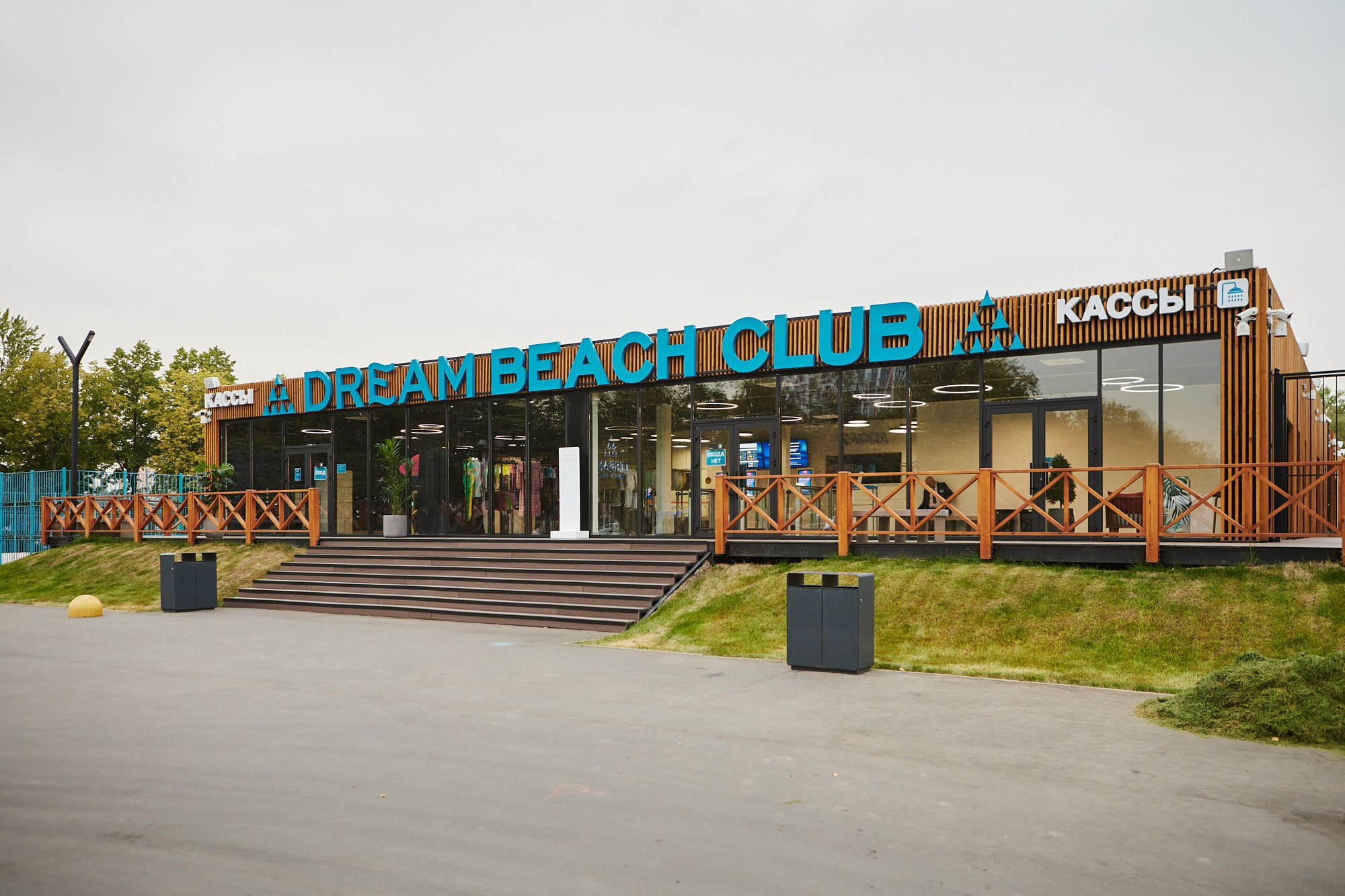 фотограф на открытии продаж