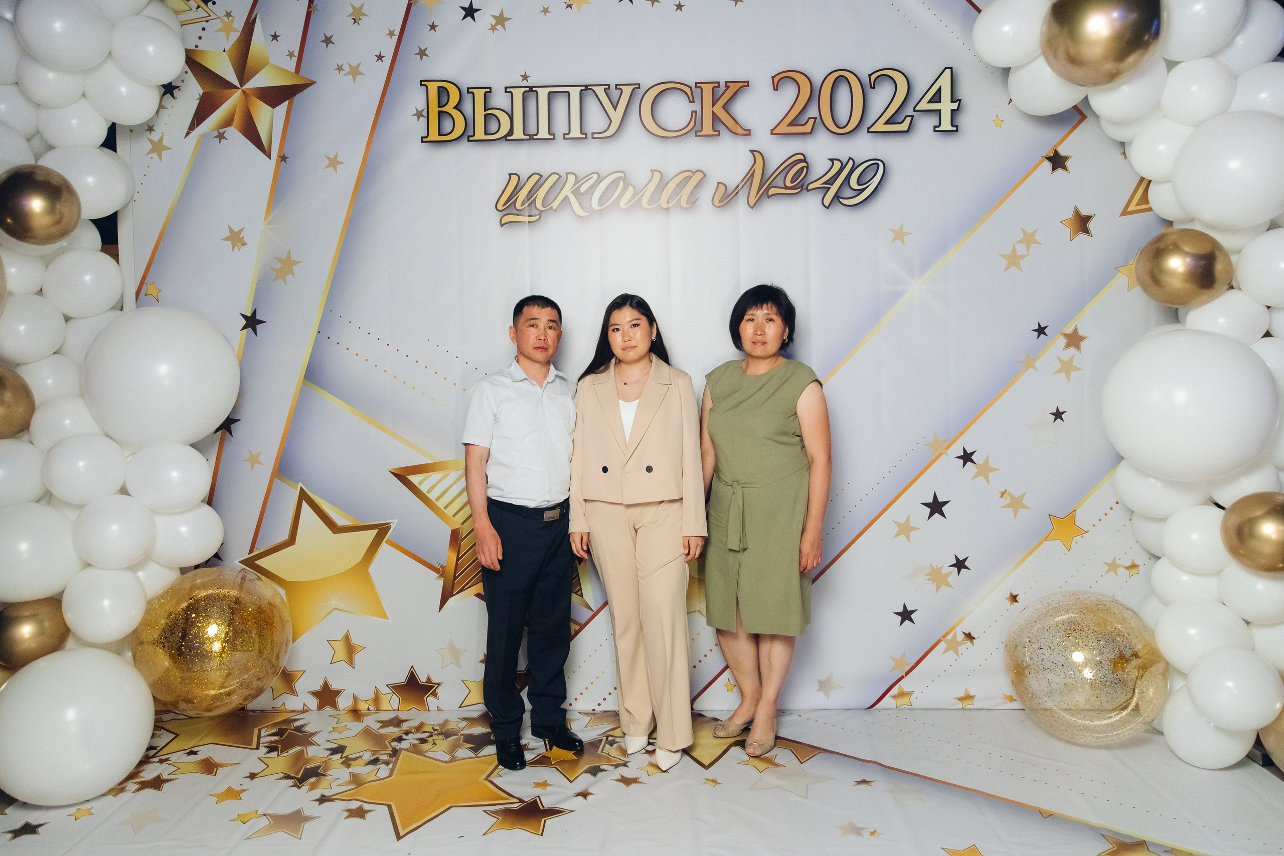 Выпускной вечер. 49 школа. Баран на корове. Свадебный и семейный фотограф в Улан-Удэ