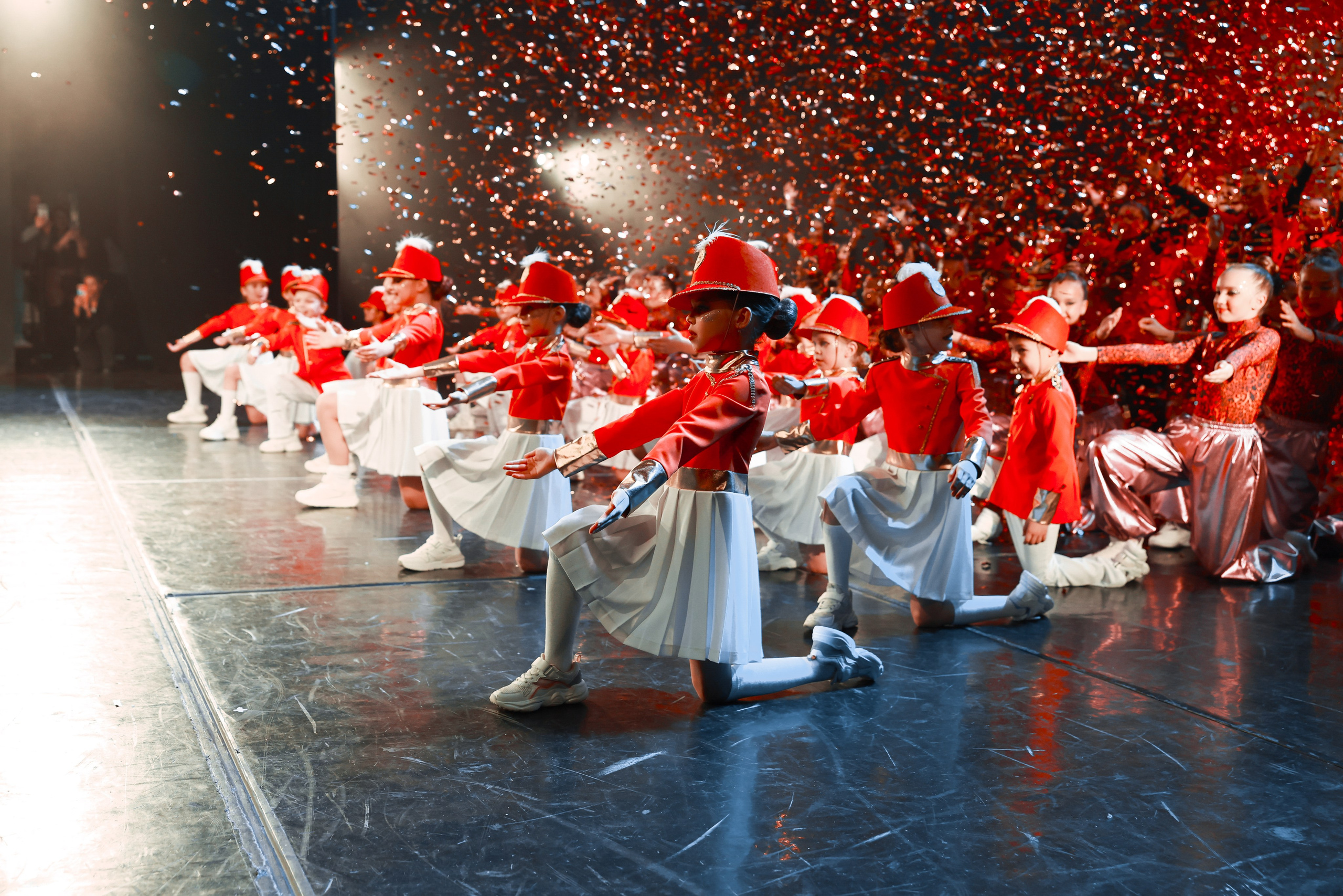 TODES Новогодняя перезагрузка 2024. MIG — студия спортивной фотографии Михаила Голянского