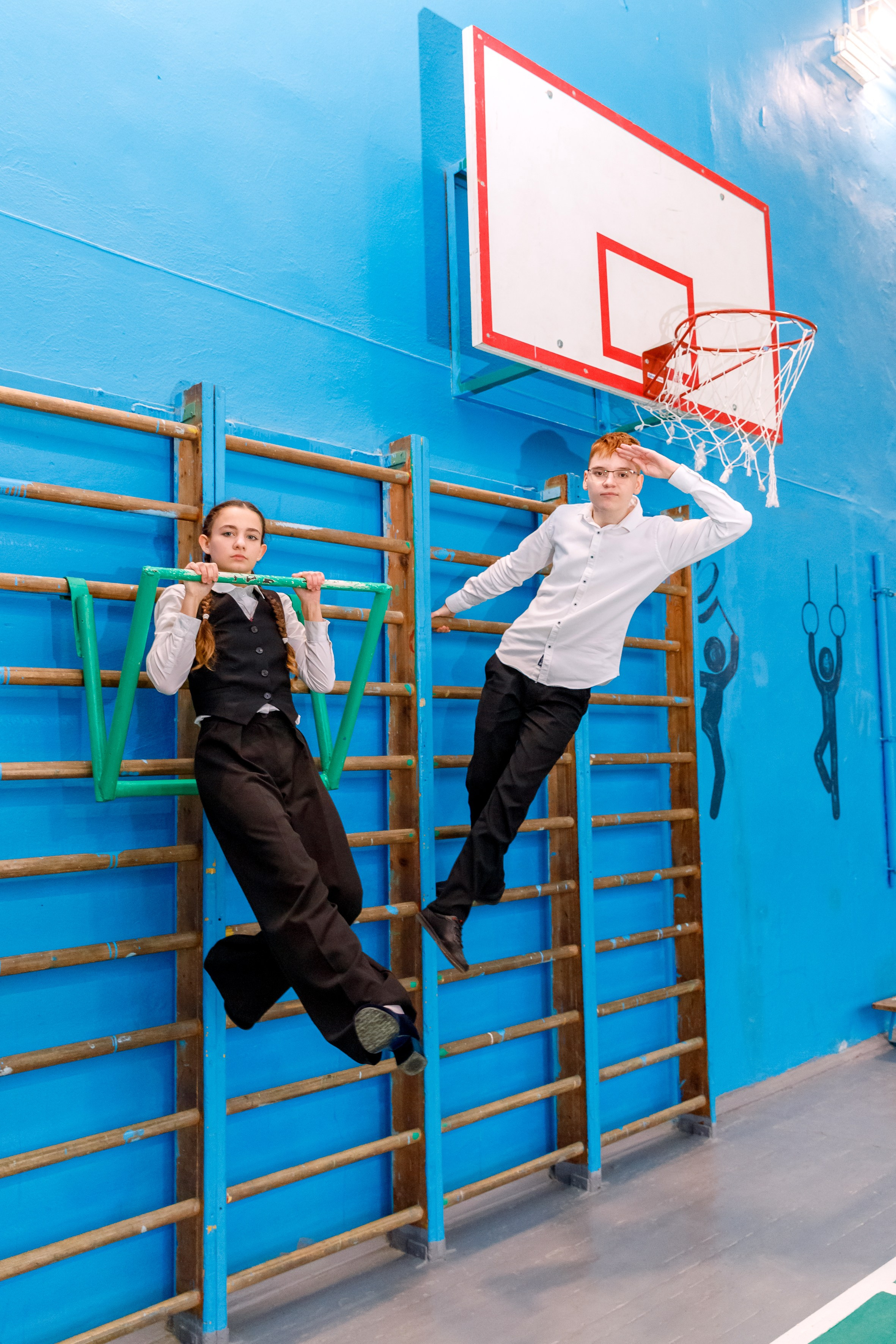 И В ШКОЛЕ ЕСТЬ ЖИЗНЬ. Марина Ушакова. Фотограф. Выпускные альбомы. г. Краснодар