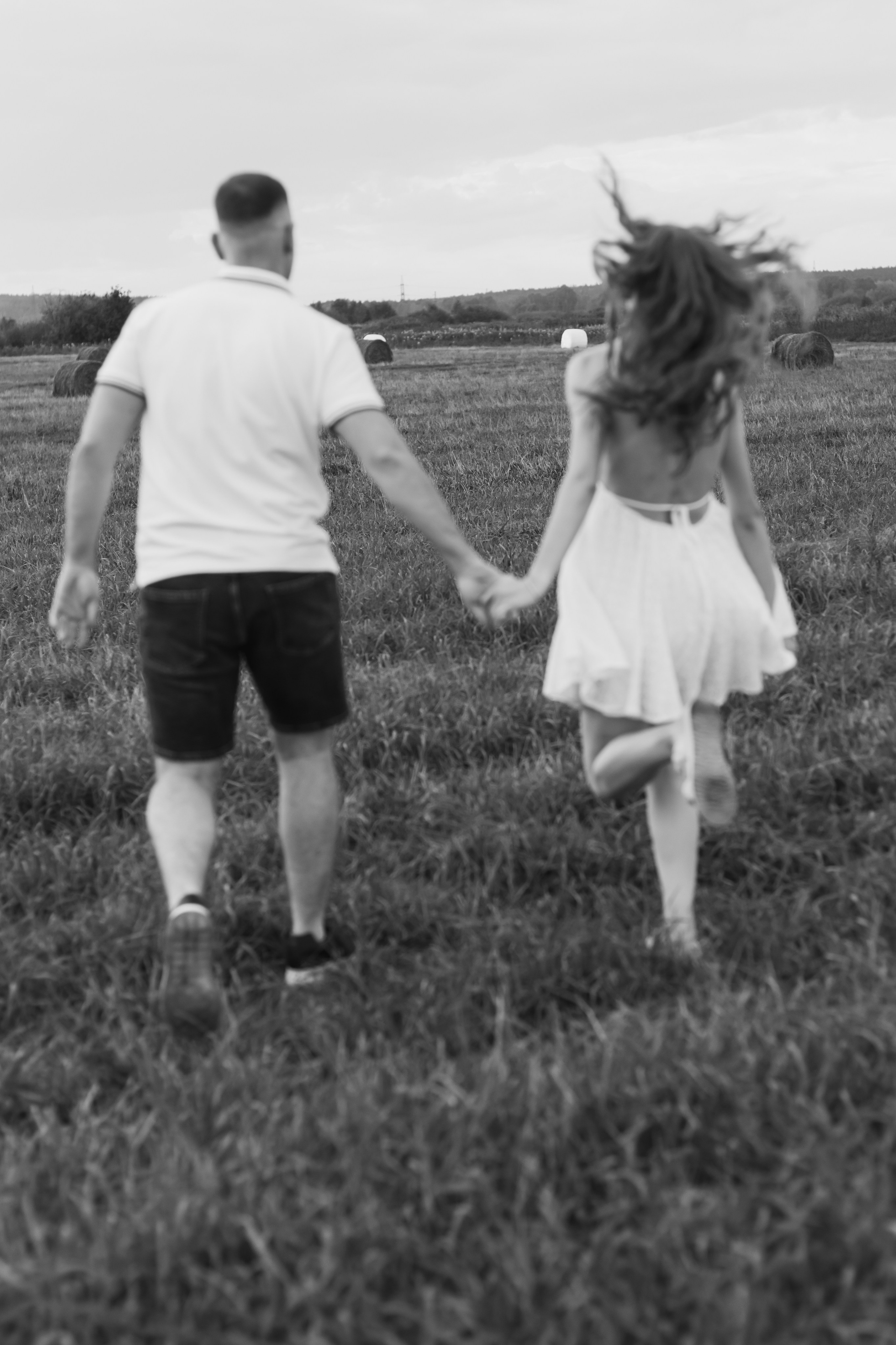 Закат, поле. Свадебный и семейный фотограф Екатеринбург Настя Саедгалина