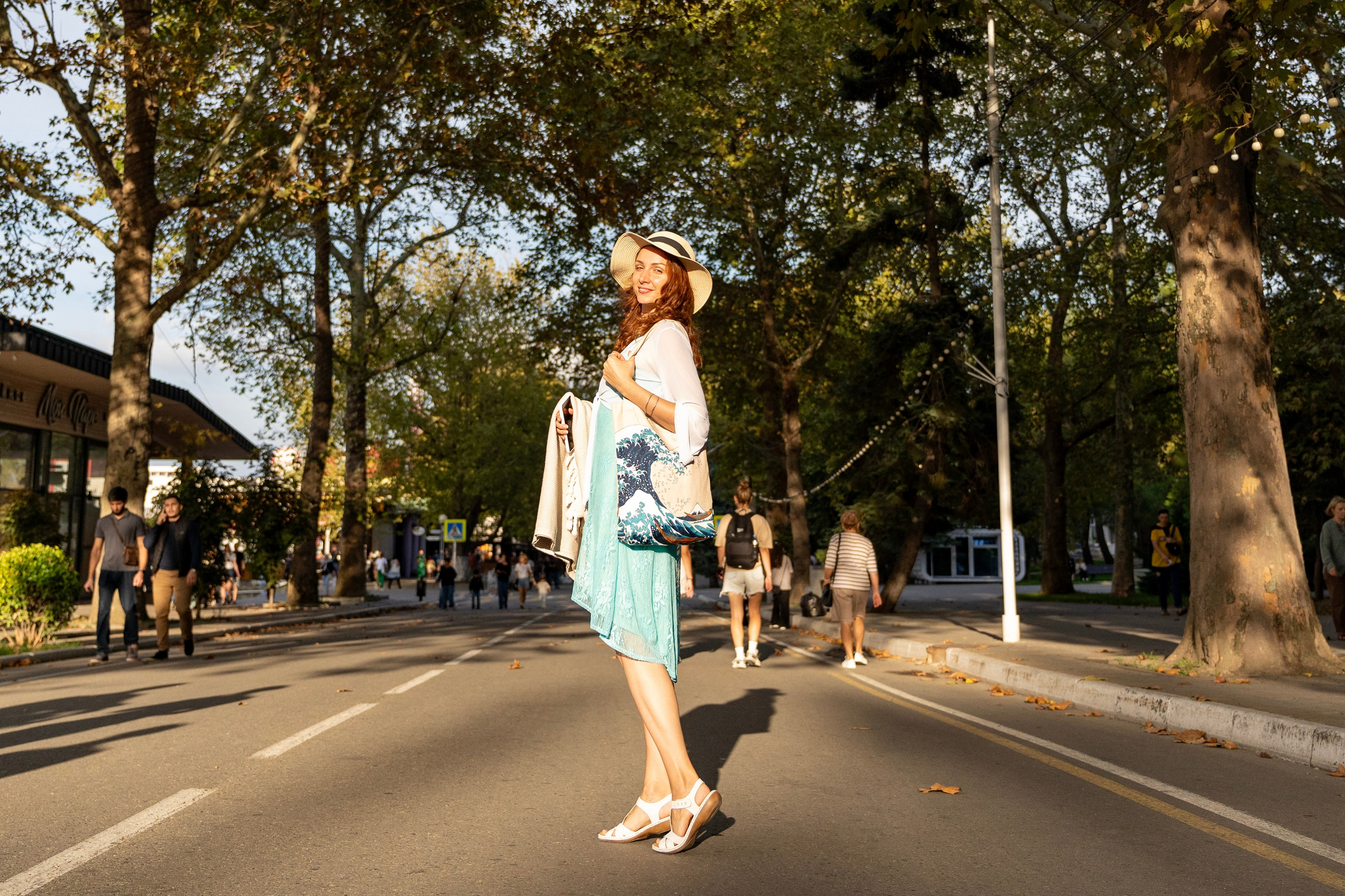Осенняя фотоссесия по центру Анапы. Семейный и детский фотограф Екатерина Черняева. Снимаю портреты, love story, фотопрогулки, работаю на улице, в кафе, студии, дома у клиента