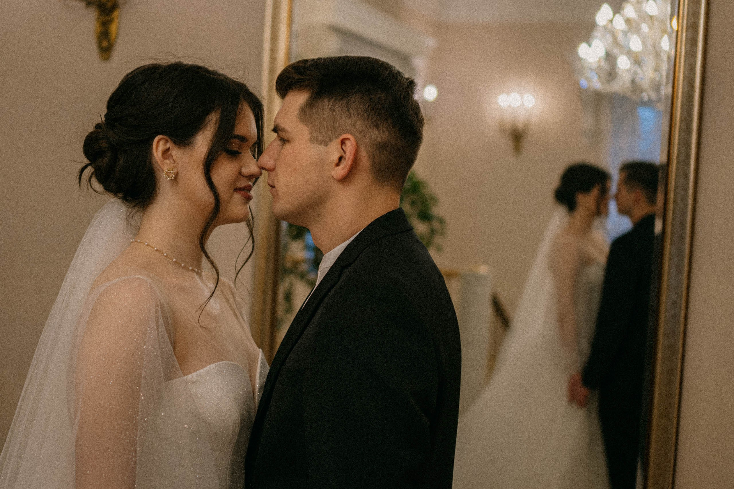 СВАДЕБНАЯ СЬЕМКА ПАРЫ В ГОРОДЕ ПУШКИН В ПАРКЕ ЕКАТЕРИНЕНСКОМ В НОЯБРЕ. Профессиональный фотограф, Санкт-Петербург — Виктория Богомолова