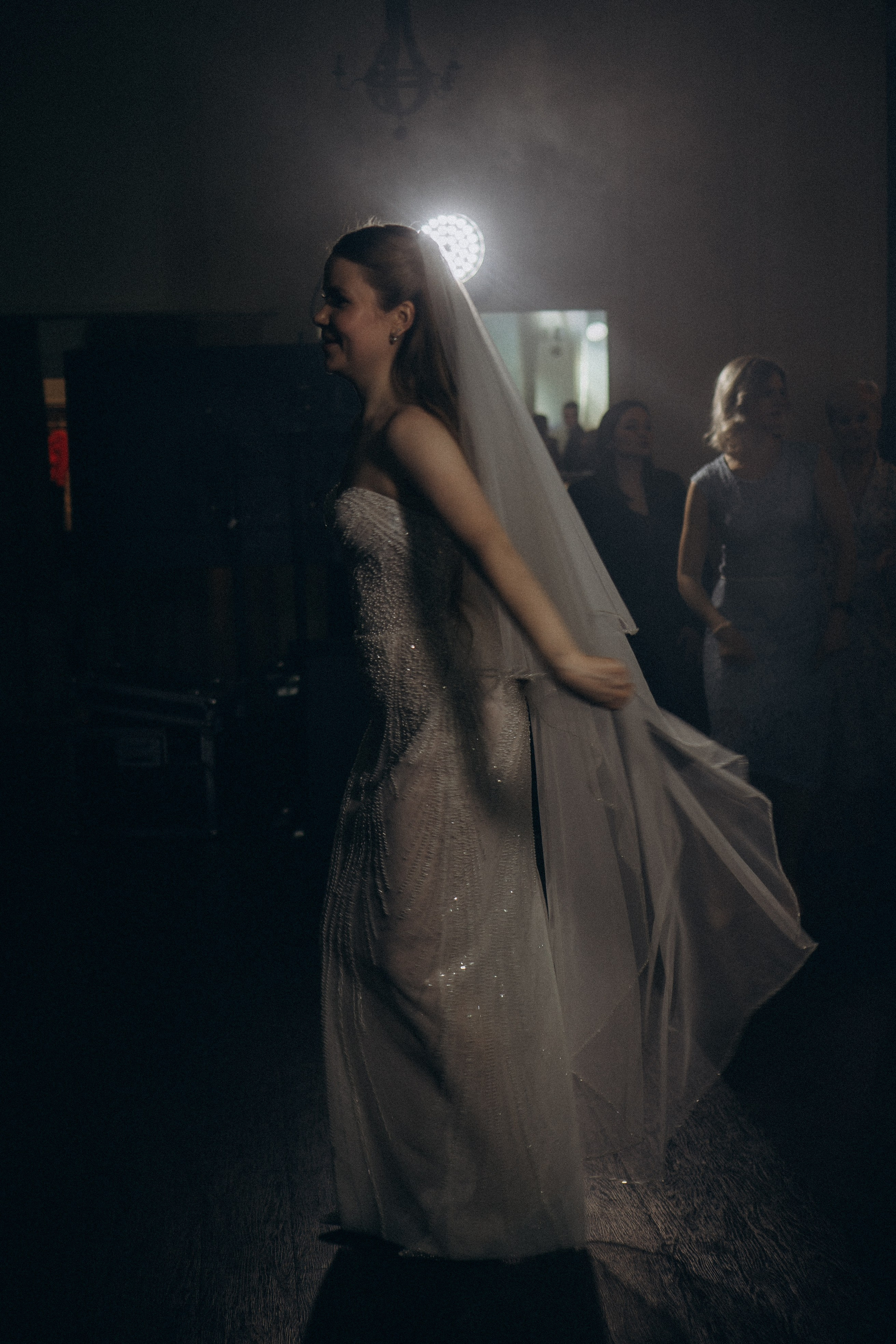 СВАДЕБНАЯ СЬЕМКА СБОРОВ В ОТЕЛЕ И ВЫЕЗД НА ЦЕРЕМОНИЮ (СНЯТО В СИБИРЕ В НИЖНЕВАРТОВСКЕ). Профессиональный фотограф, Санкт-Петербург — Виктория Богомолова