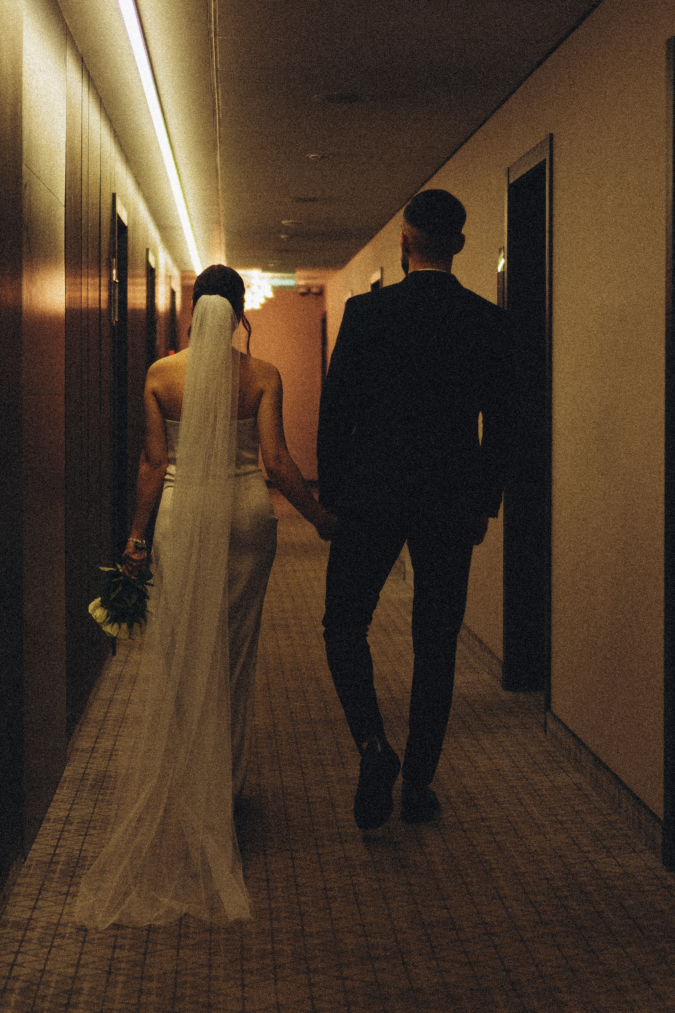 СВАДЕБНАЯ СЬЕМКА СБОРОВ ЖЕНИХА И НЕВЕСТЫ В ОТЕЛЕ И ТАКЖЕ ФОТОСЕССИИЯ В ОТЕЛЕЕ МЕГАПОЛИС БРЯНСК. Профессиональный фотограф, Санкт-Петербург — Виктория Богомолова