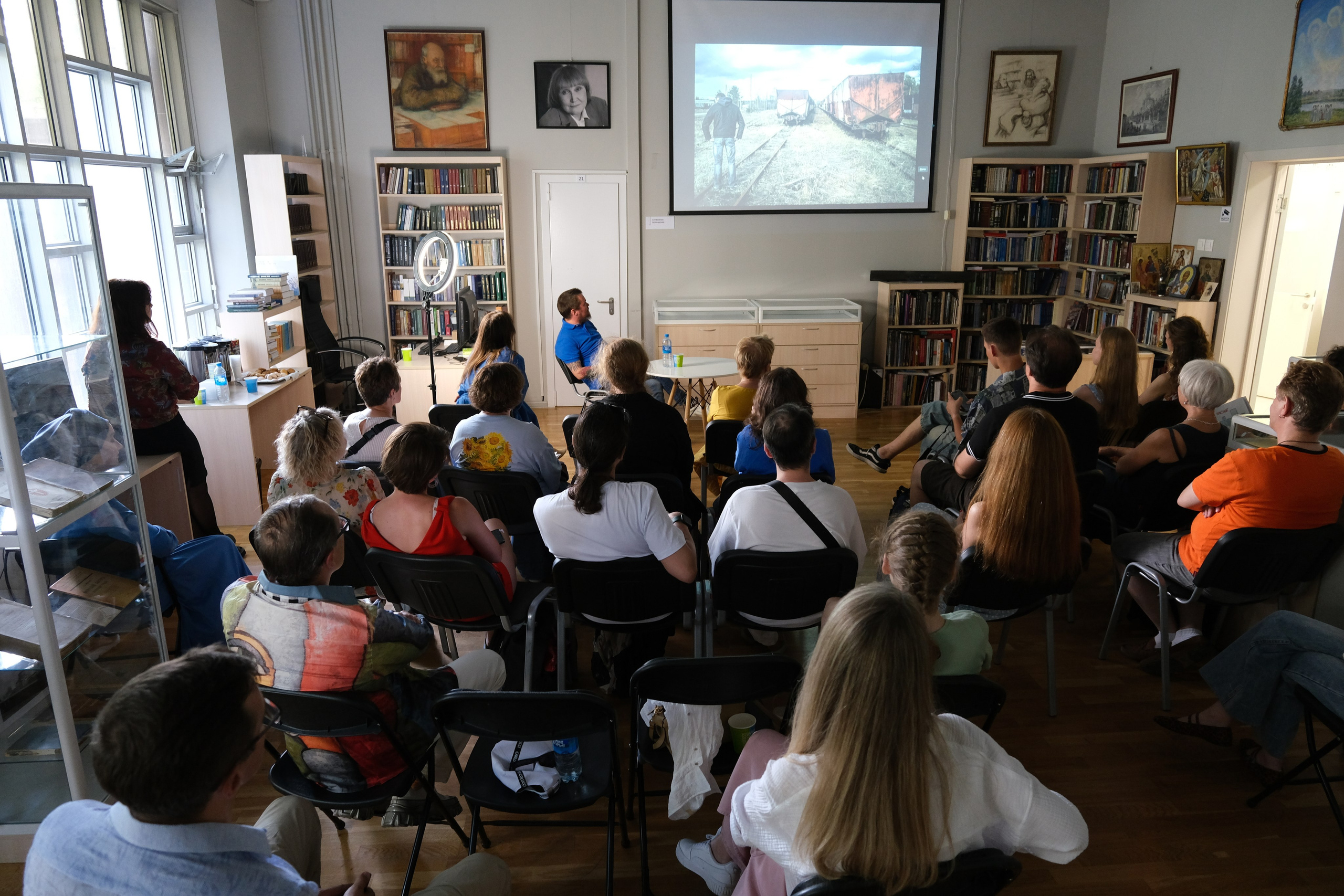 Синяя в Москве 05.07 — 20.08.25. Фотострелка