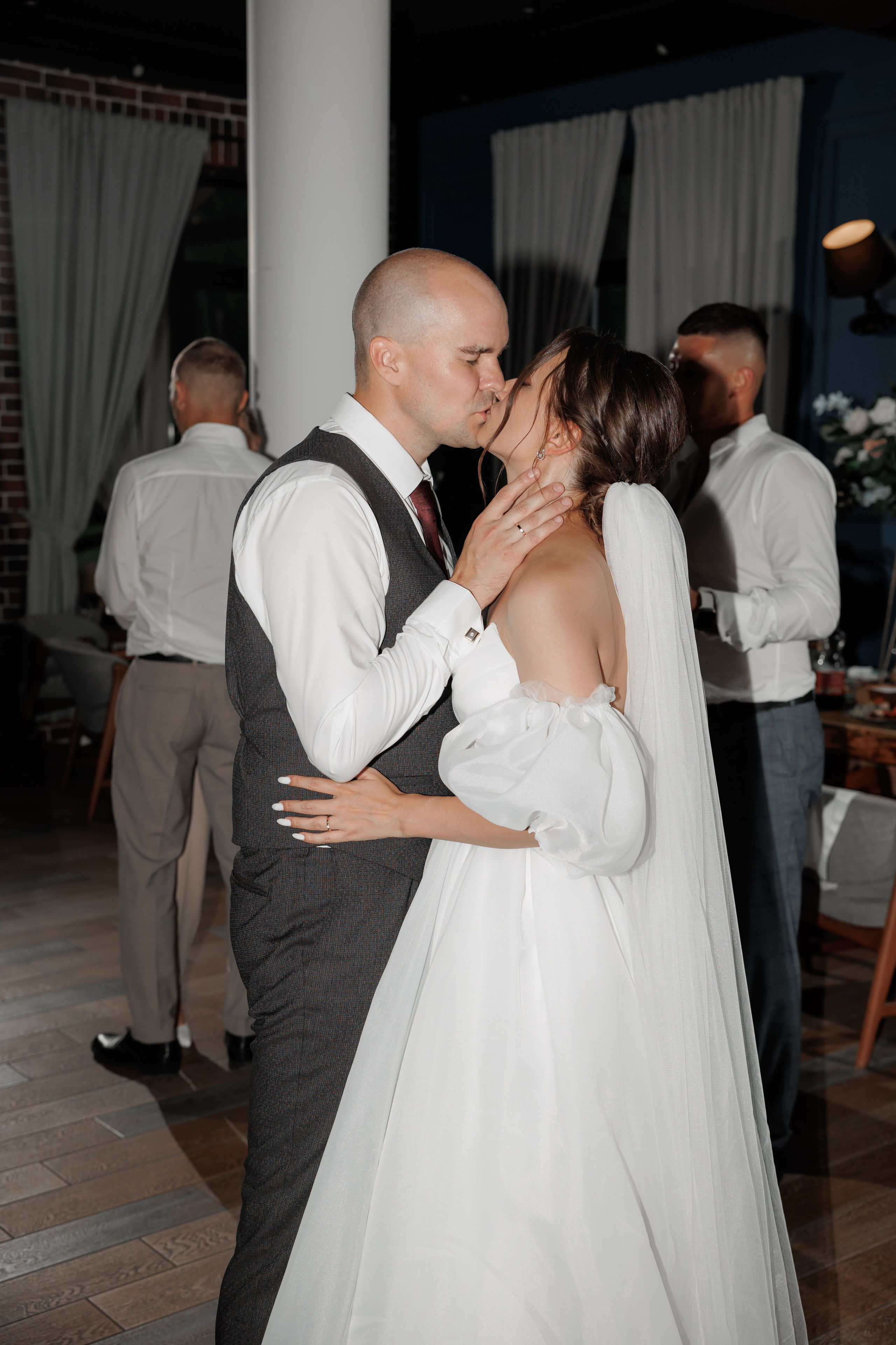 Полина и Дмитрий, загородный клуб «Барин», ЗАГС в г. Пушкино. Свадебный и репортажный фотограф (Москва, Королев и другие)