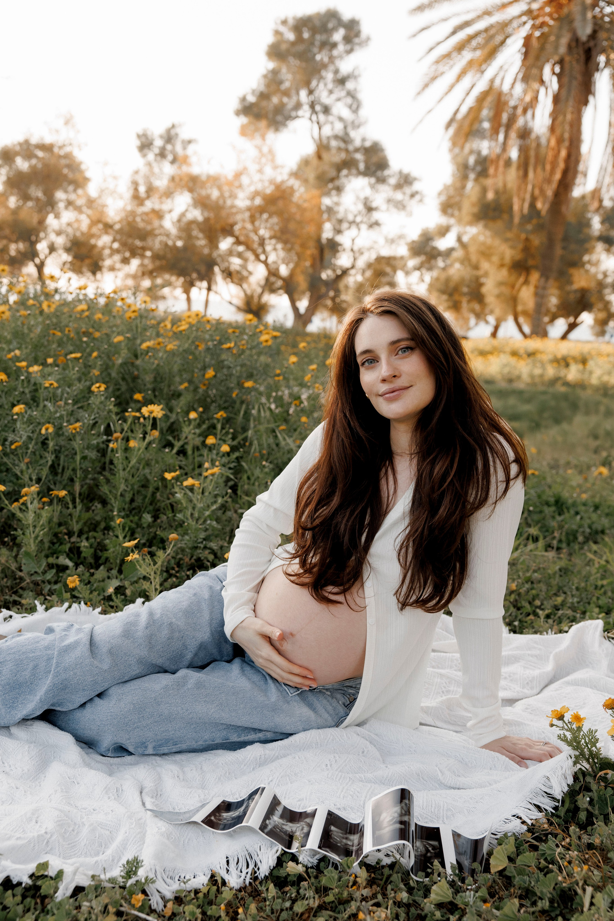 Pregnancy photoshoot (home/park/beach). Главная