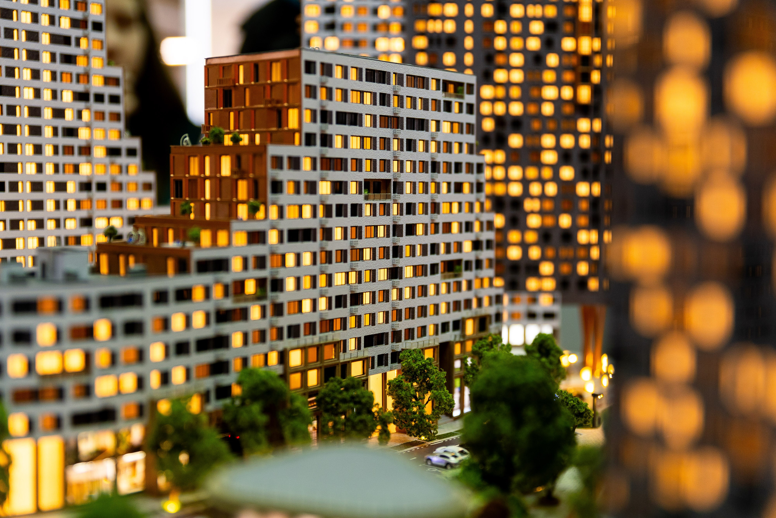 100+ (разные стенды). Фотограф Родион Нарудинов