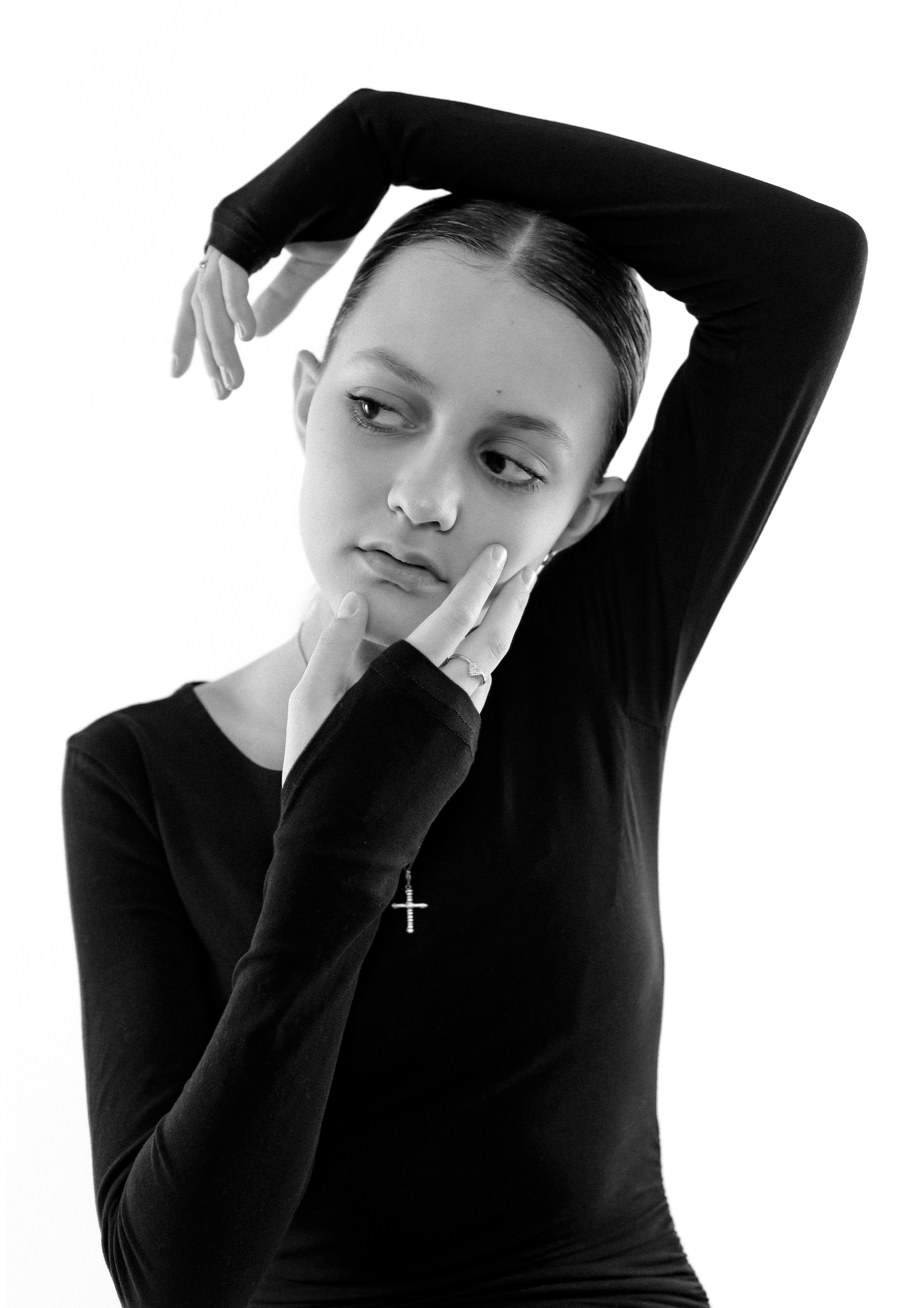 Белый фон. София. Фотограф Котова Валентина