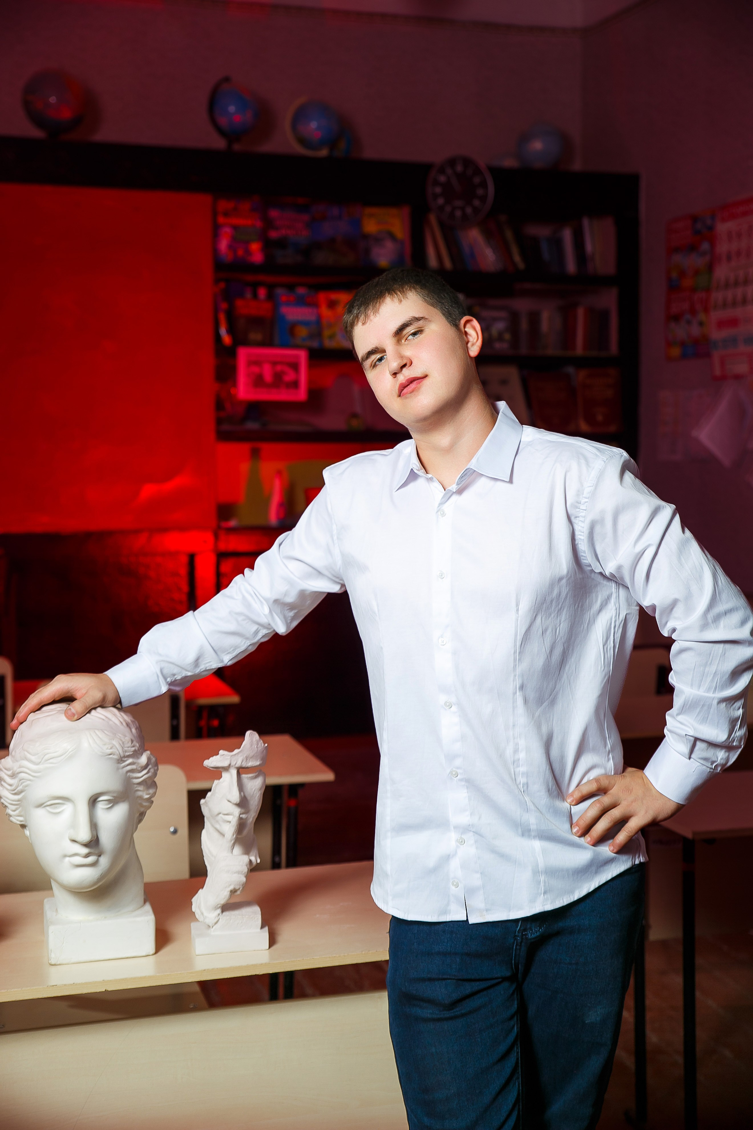 МОДЕРН. Выпускные альбомы в Донецке и ДНР. Фотограф Донецк и ДНР