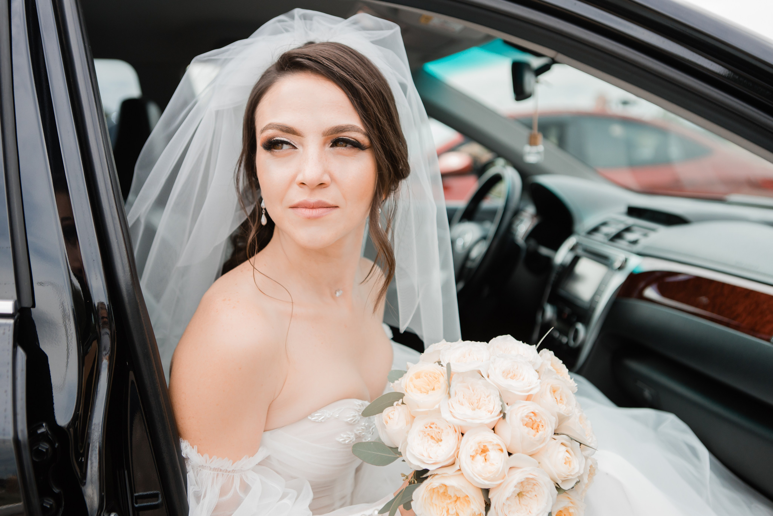 Свадебная фотосессия Сергея и Татьяны. Наша свадебная сказка. Видеосъемка и фотосъемка свадеб. Фотограф и оператор на свадьбу. Видеосъемка подкастов, собственная видео-фотостудии. Предметная фотосъемка