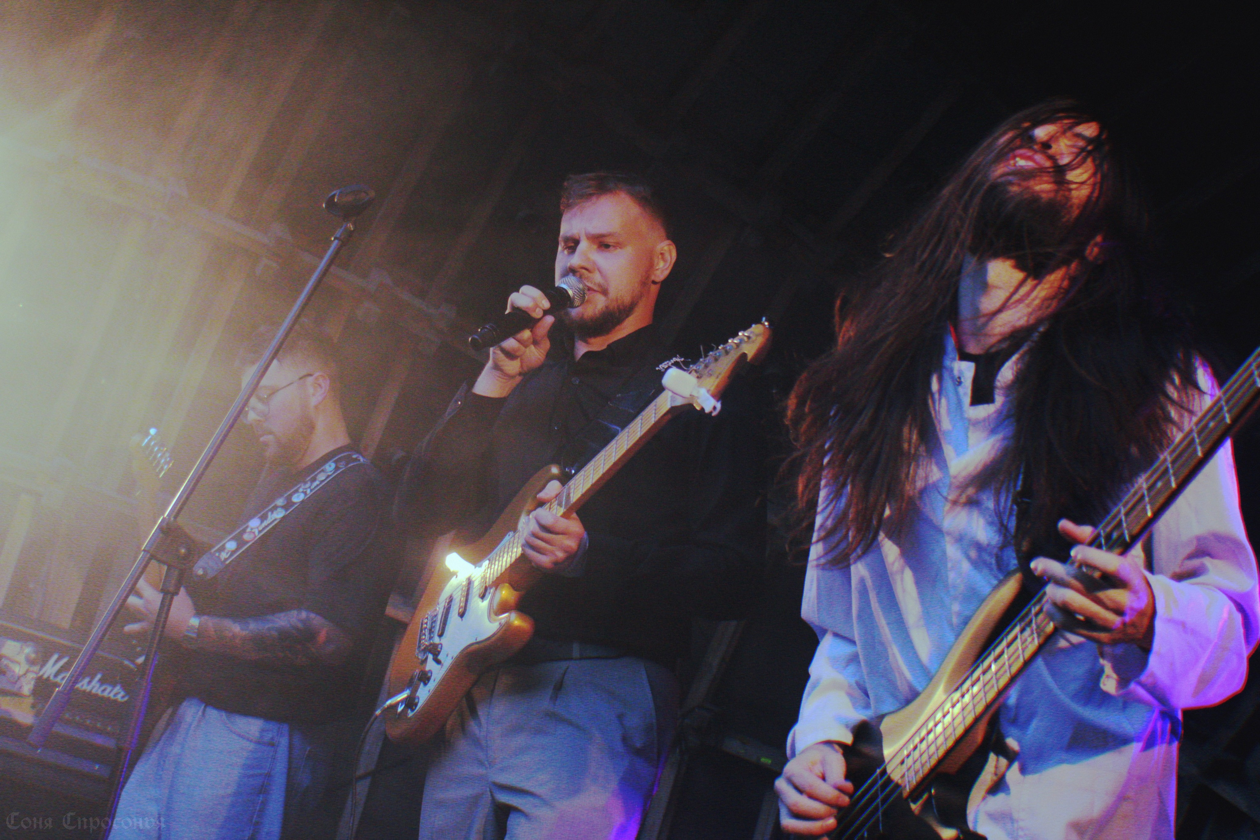 Синестетик 26.08.23. Концертный и портретный фотограф в Москве Соня Спросонья