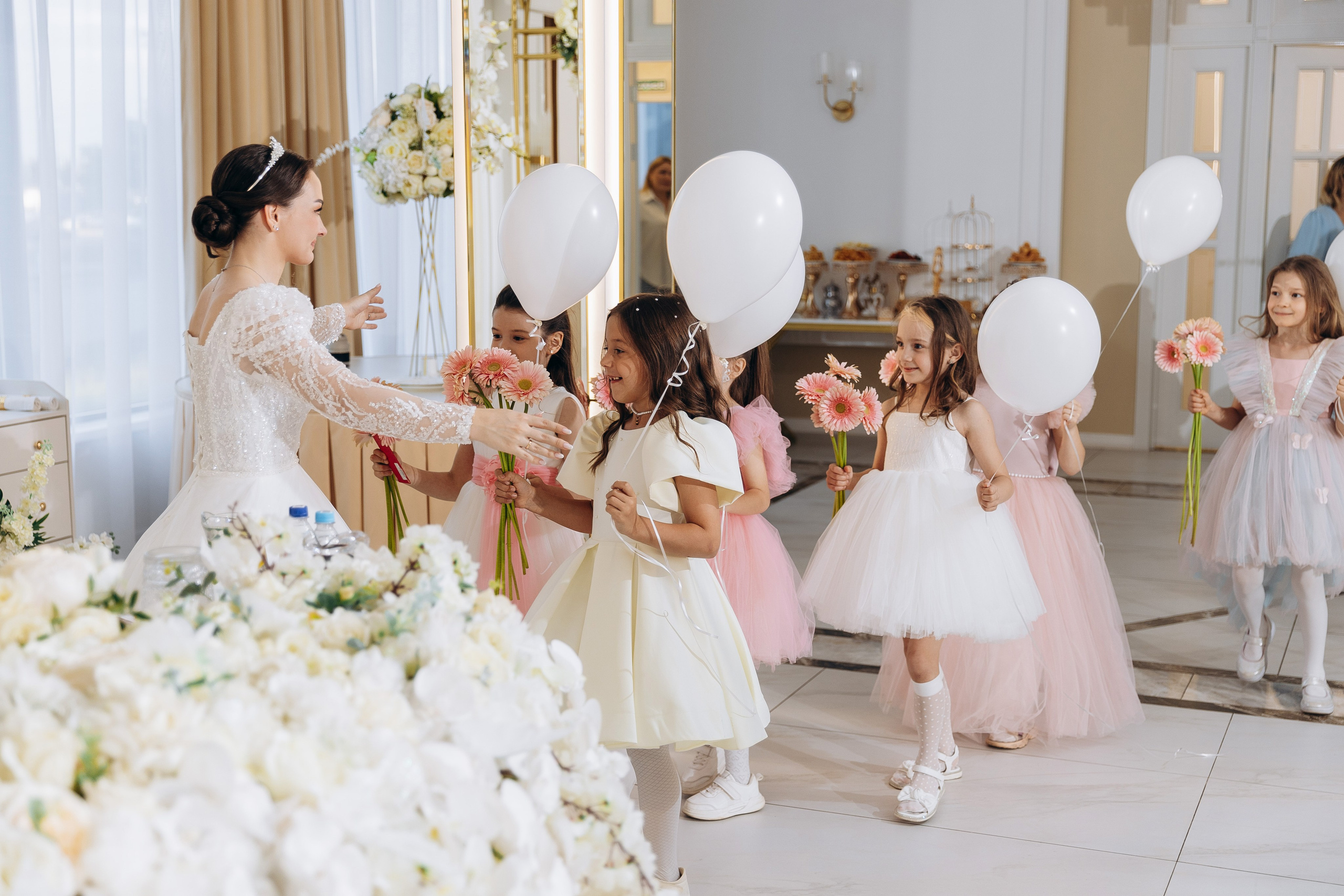 свадебный банкет в Казани, банкетный зал Алсу Маликовой, свадебный фотограф Казань, 