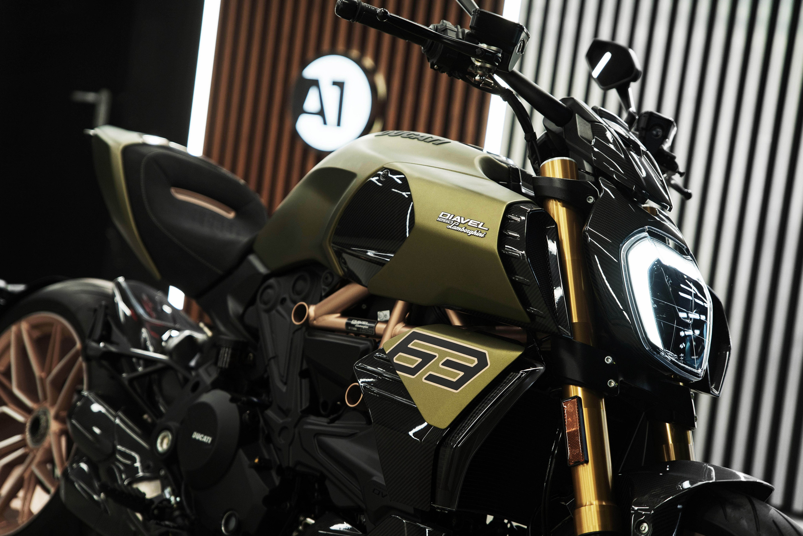 Ducati Diavel Lamborghini. Автомобильный фотограф Светлана Усова