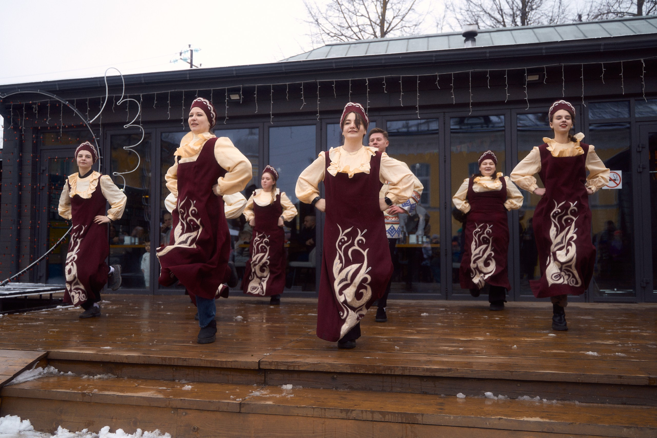 Масленица в Торжке 2 марта 2025 во дворе оникса