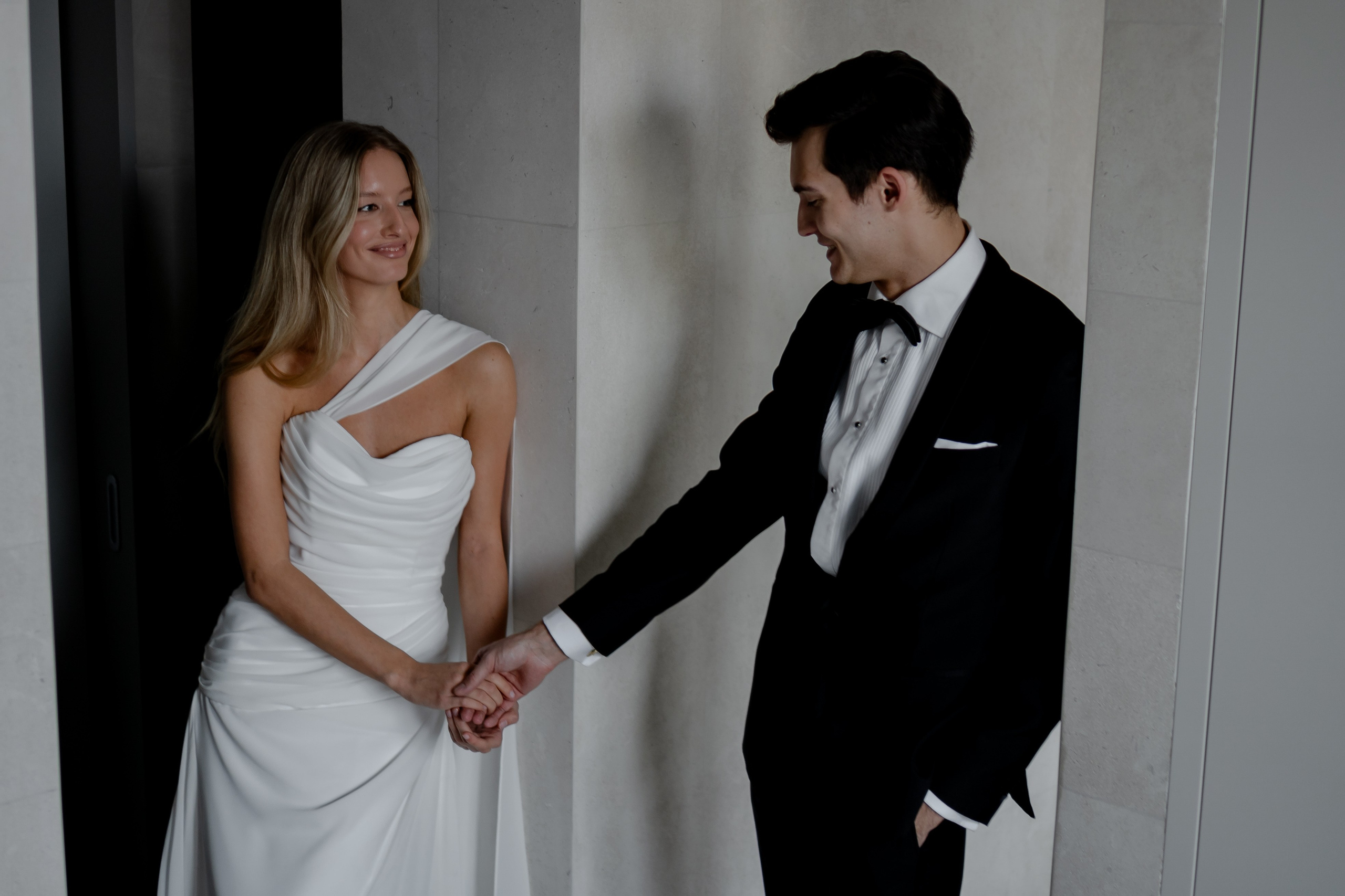 ЭЛЕГАНТНАЯ СВАДБЕНАЯ СЬЕМКА ЖЕНИХА И НЕВЕСТЫ В ДОРОГОМ ОТЕЛЕ САНКТ-ПЕТЕРБУРГА. Профессиональный фотограф, Санкт-Петербург — Виктория Богомолова