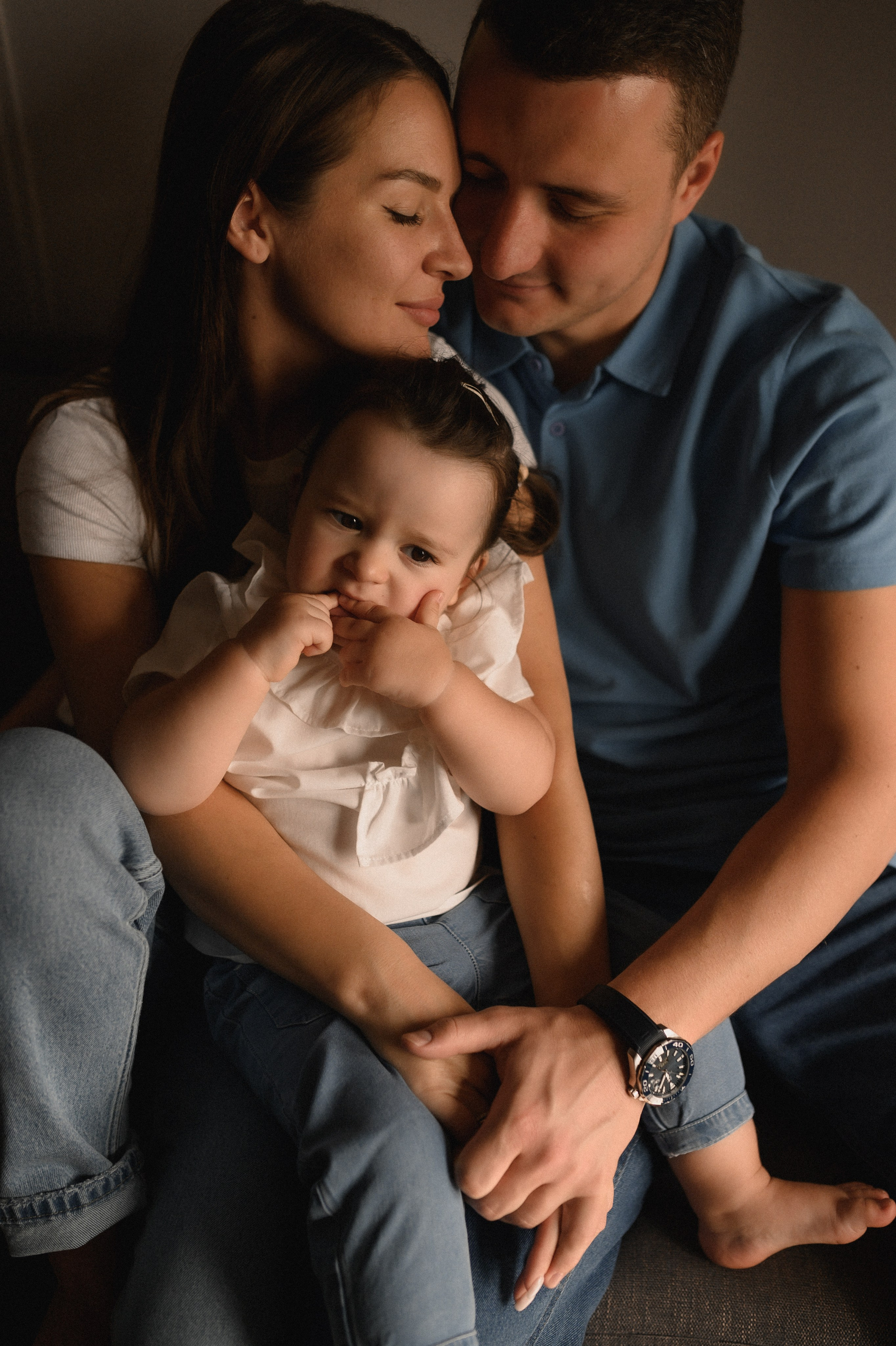 Саша, Таня, Мира и бабушка дома. Семейный и свадебный lifestyle-фотограф в Москве Мария Петрова