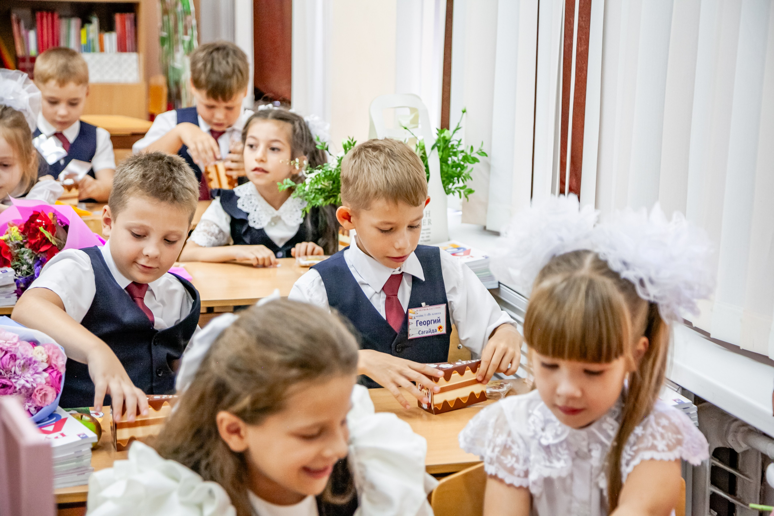 1 сентября линейка. Свадебный и семейный фотограф в Армавире