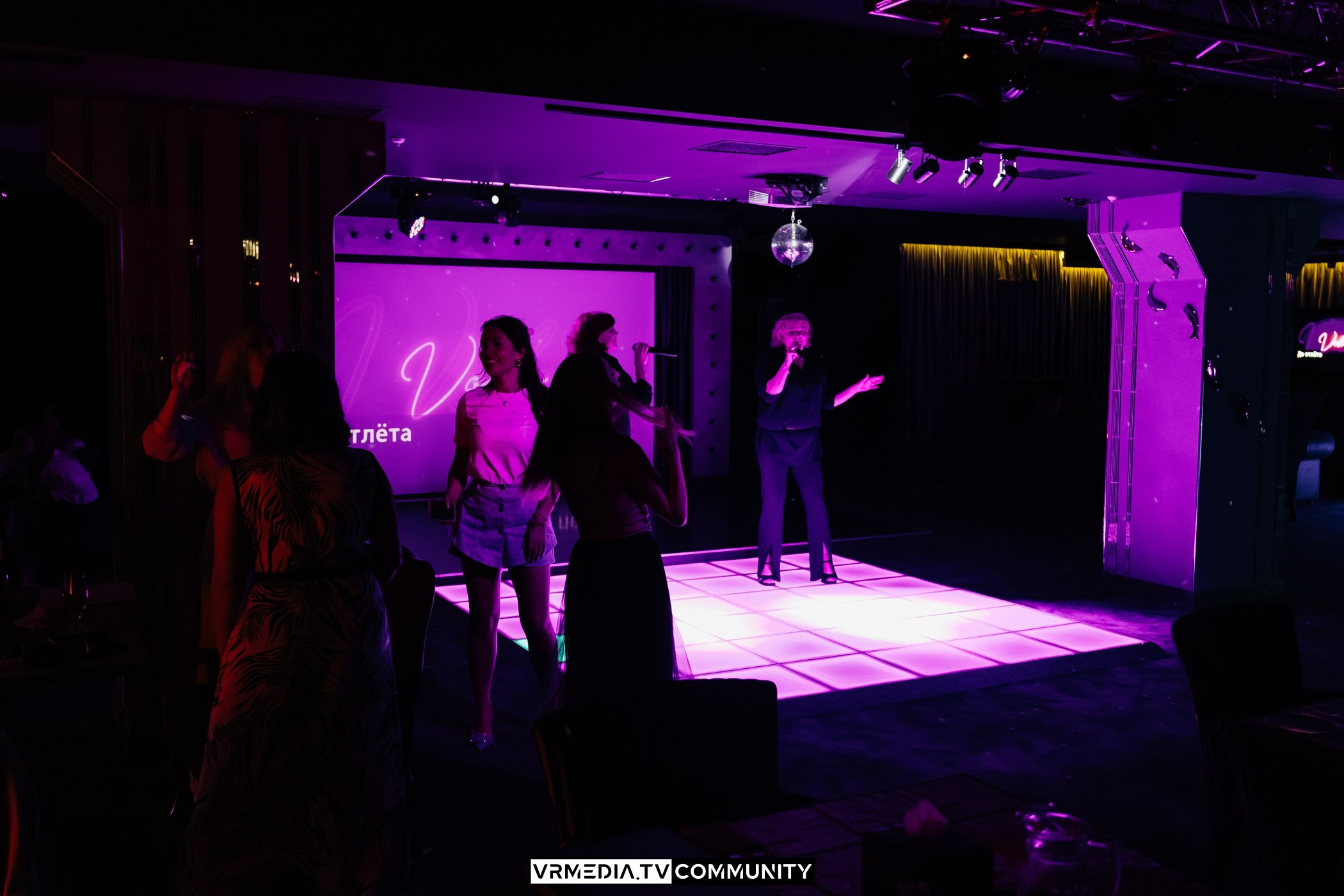 Выходные в караоке-бар «Volna»