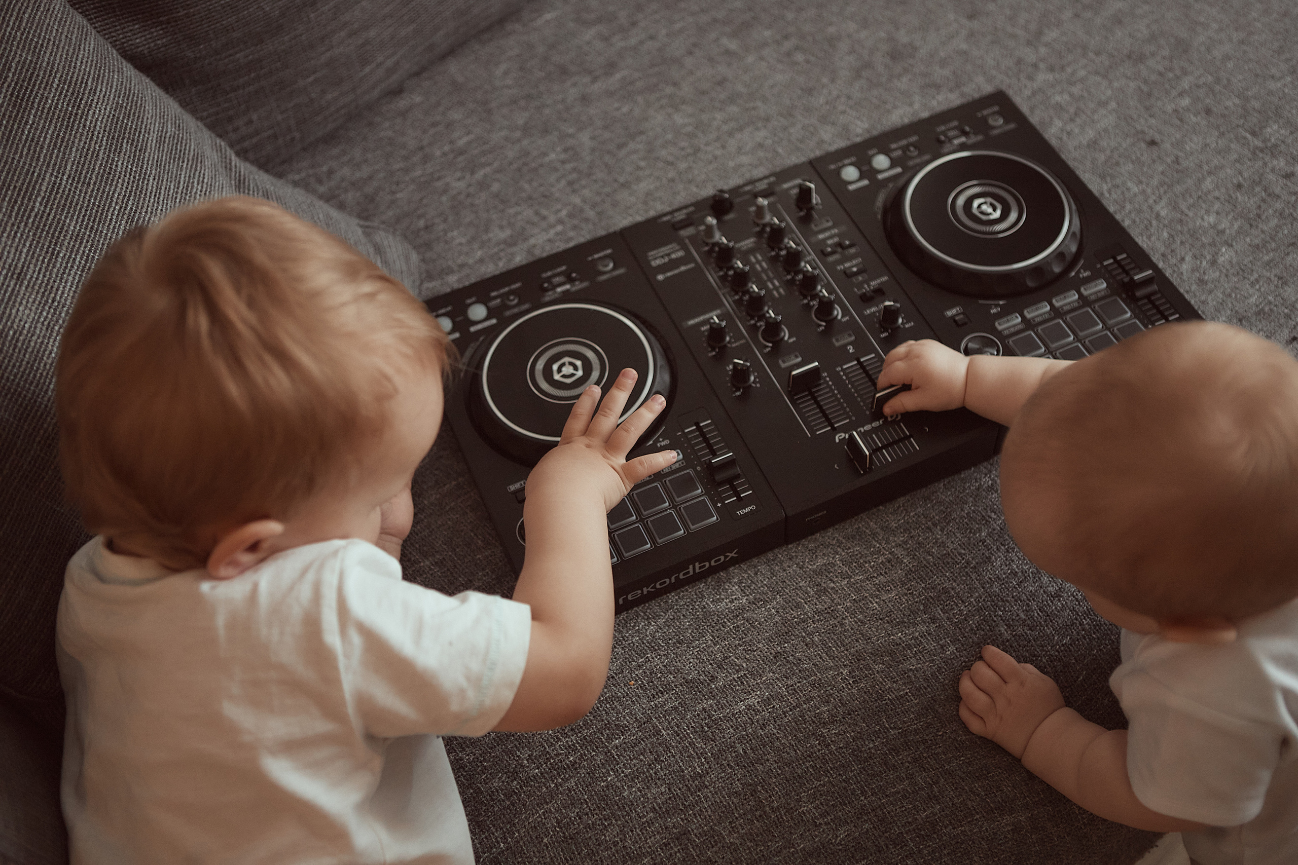 Семейные истории. Продающий контент для маркетплейсов и e-commerce «под ключ»