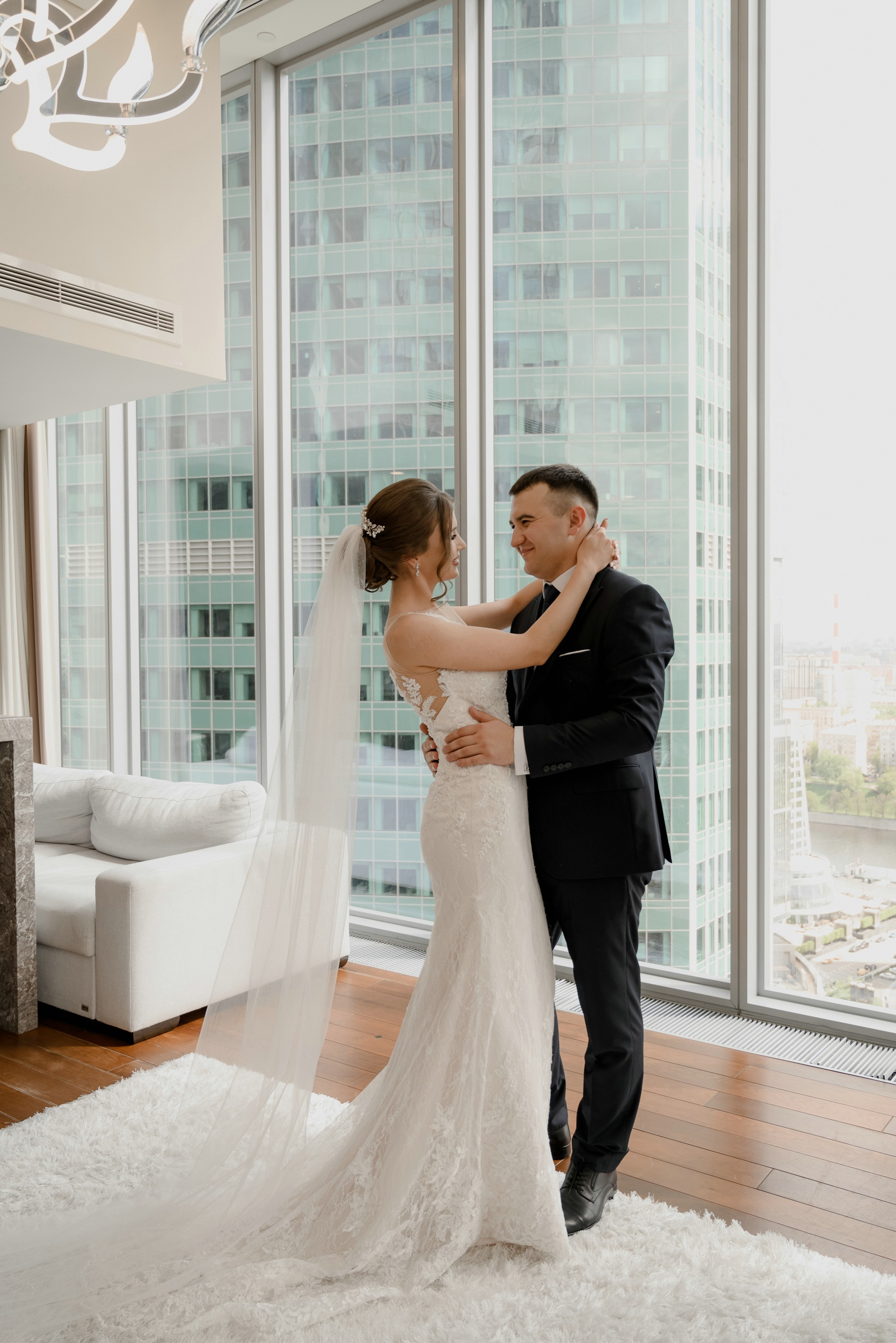 Свадебные фото в Москва Сити и роспись в ЗАГСе Барвиха. Свадебный и семейный фотограф в Москве Светлана Зоткина