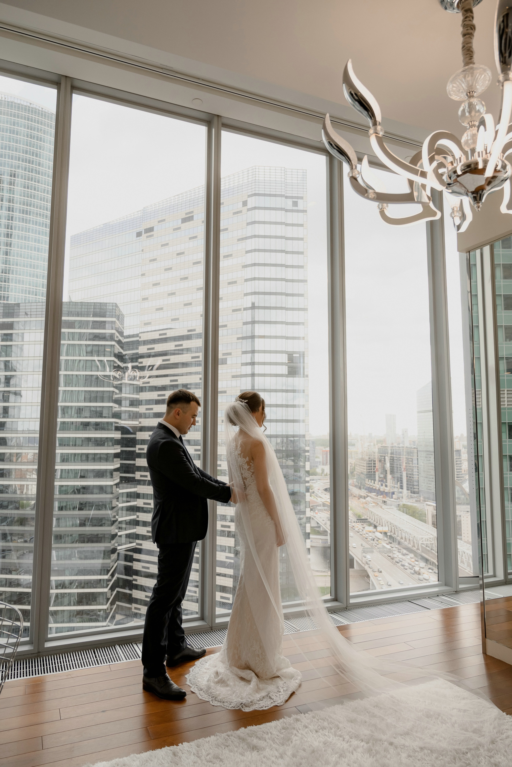 Свадебные фото в Москва Сити и роспись в ЗАГСе Барвиха. Свадебный и семейный фотограф в Москве Светлана Зоткина