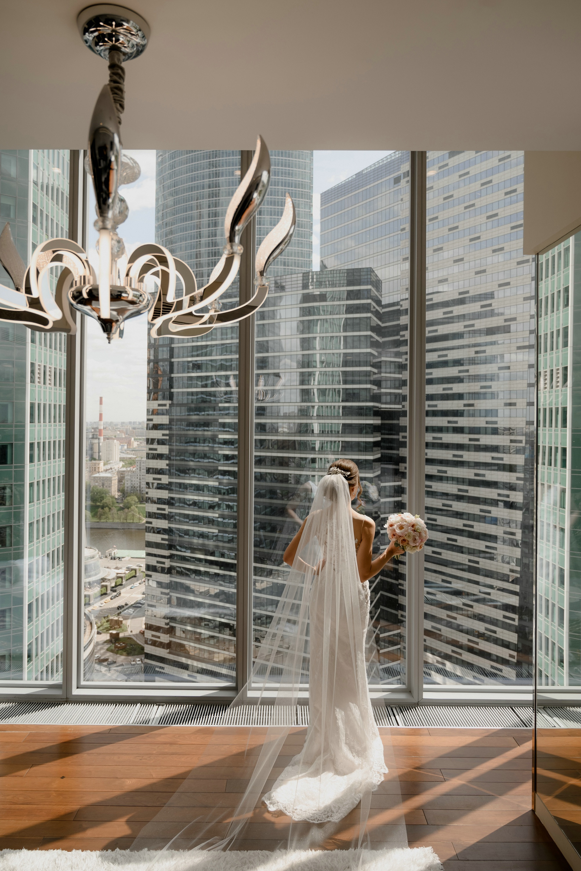 Свадебные фото в Москва Сити и роспись в ЗАГСе Барвиха. Свадебный и семейный фотограф в Москве Светлана Зоткина