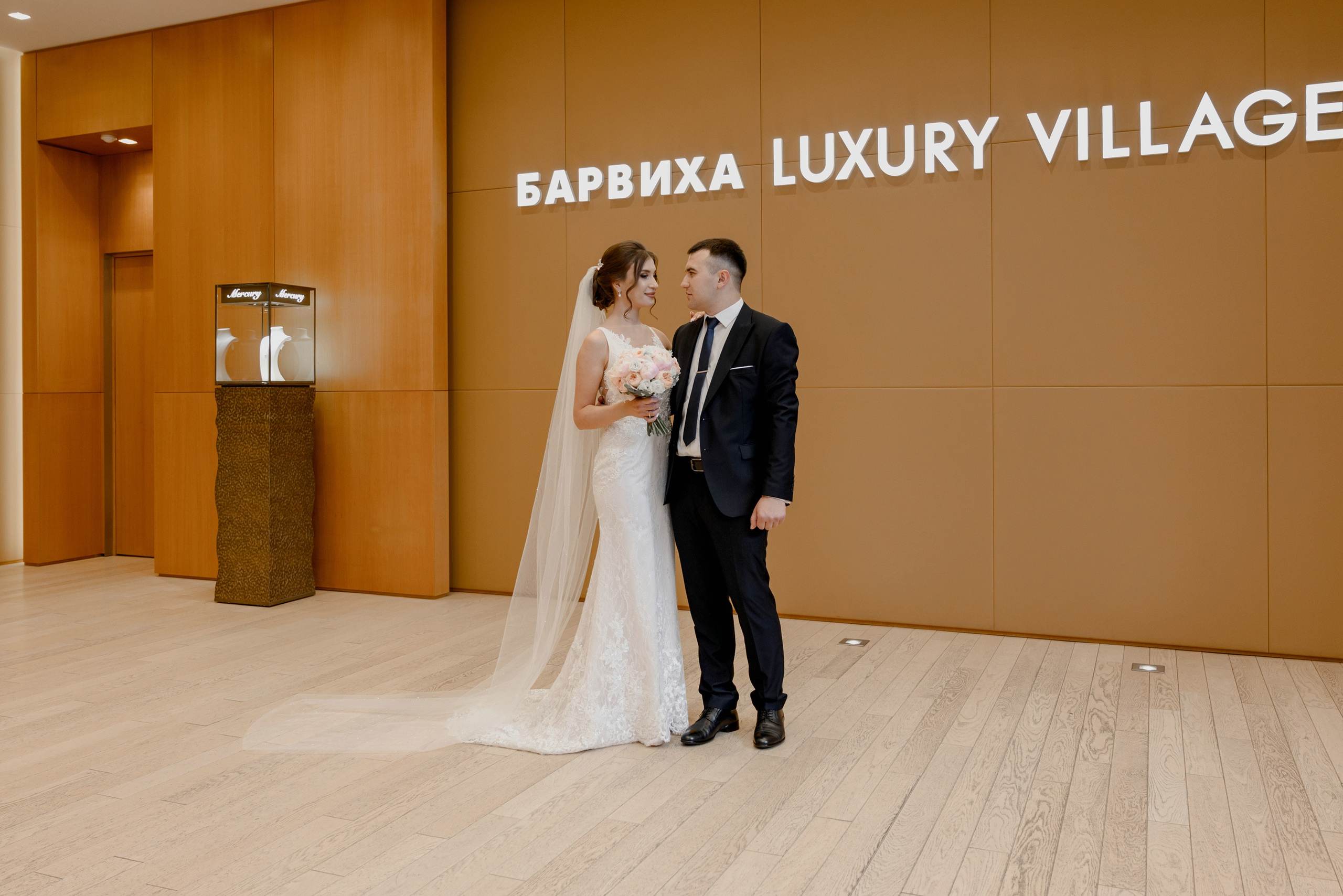 Свадебные фото в Москва Сити и роспись в ЗАГСе Барвиха. Свадебный и семейный фотограф в Москве Светлана Зоткина