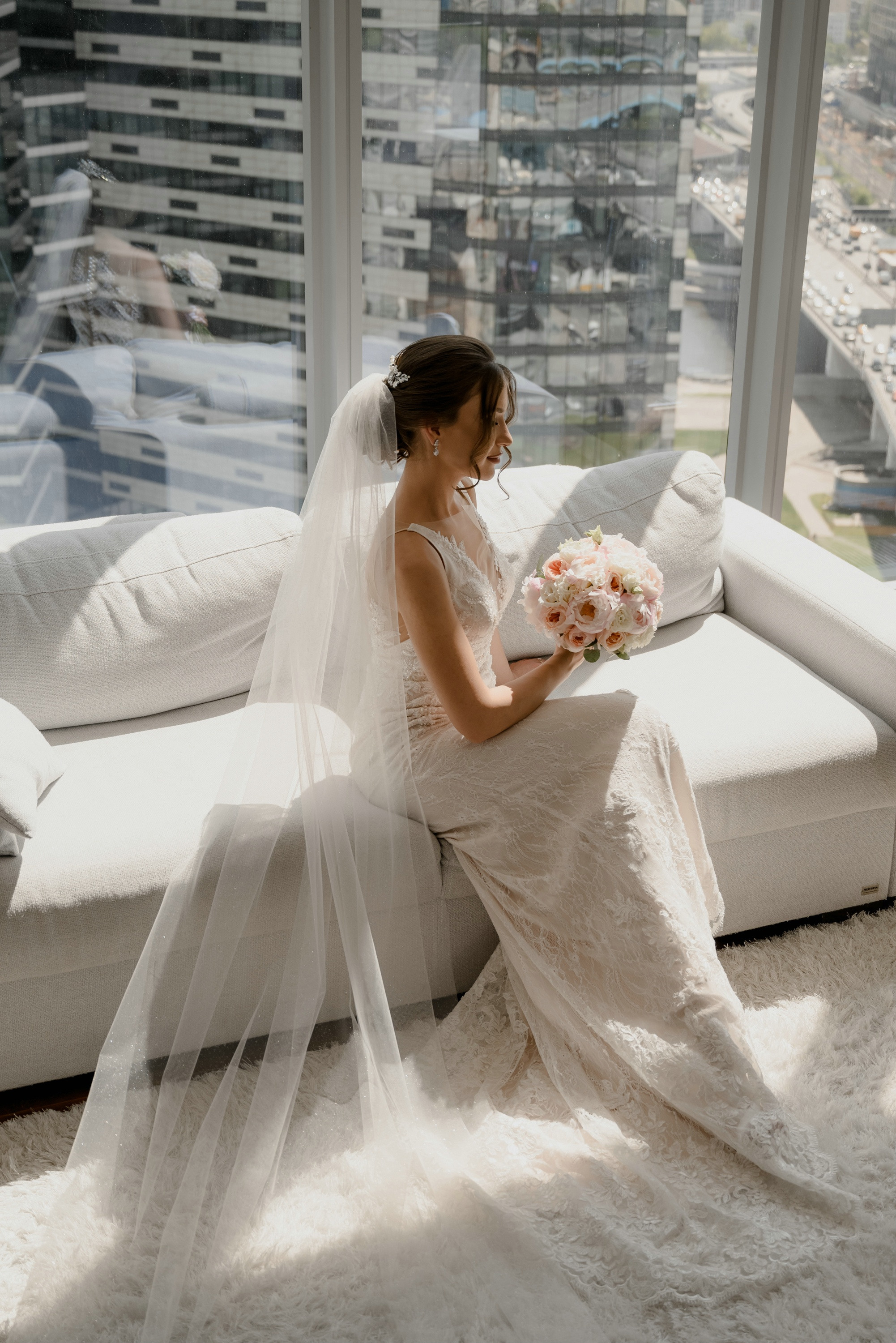 Свадебные фото в Москва Сити и роспись в ЗАГСе Барвиха. Свадебный и семейный фотограф в Москве Светлана Зоткина