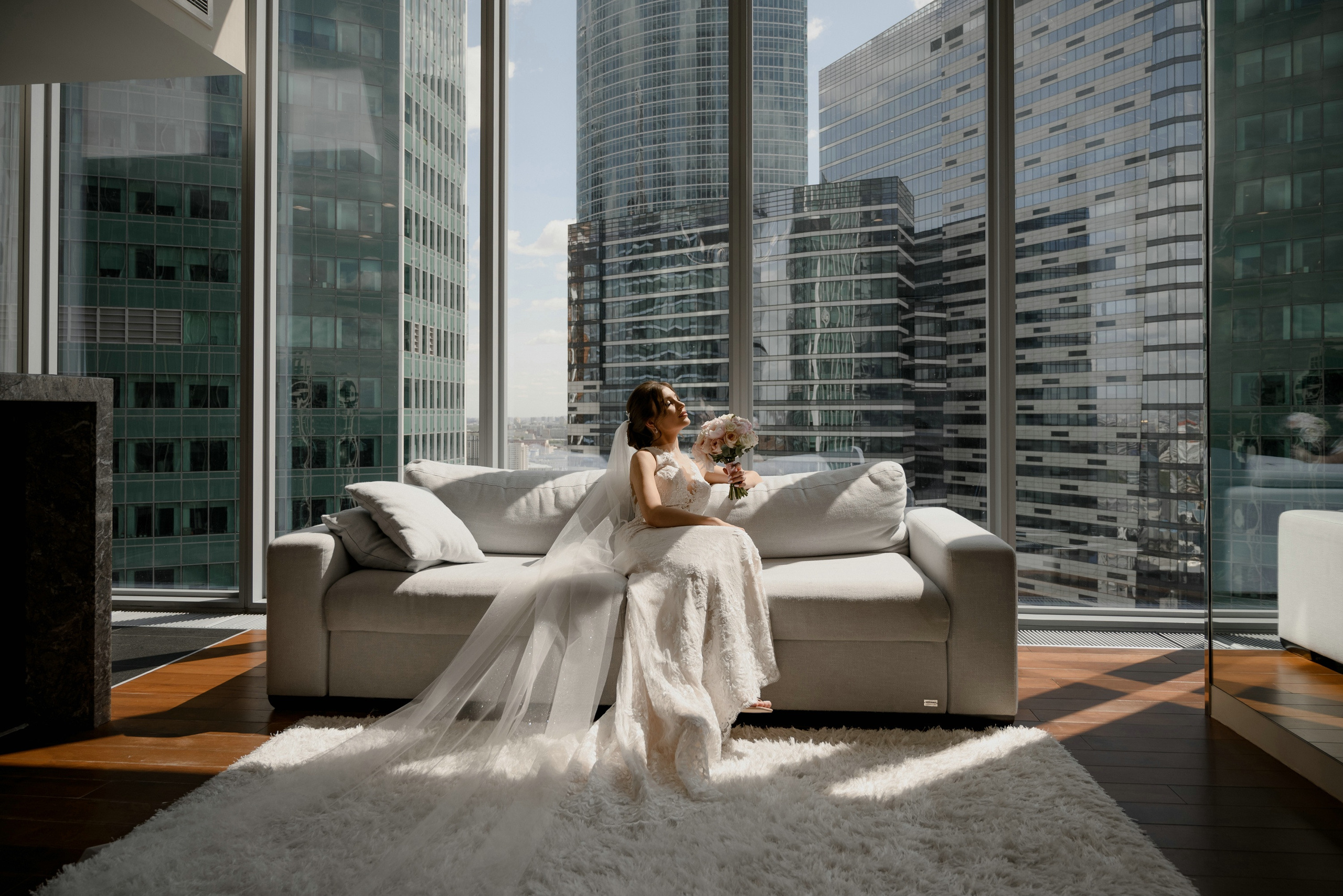 Свадебные фото в Москва Сити и роспись в ЗАГСе Барвиха. Свадебный и семейный фотограф в Москве Светлана Зоткина