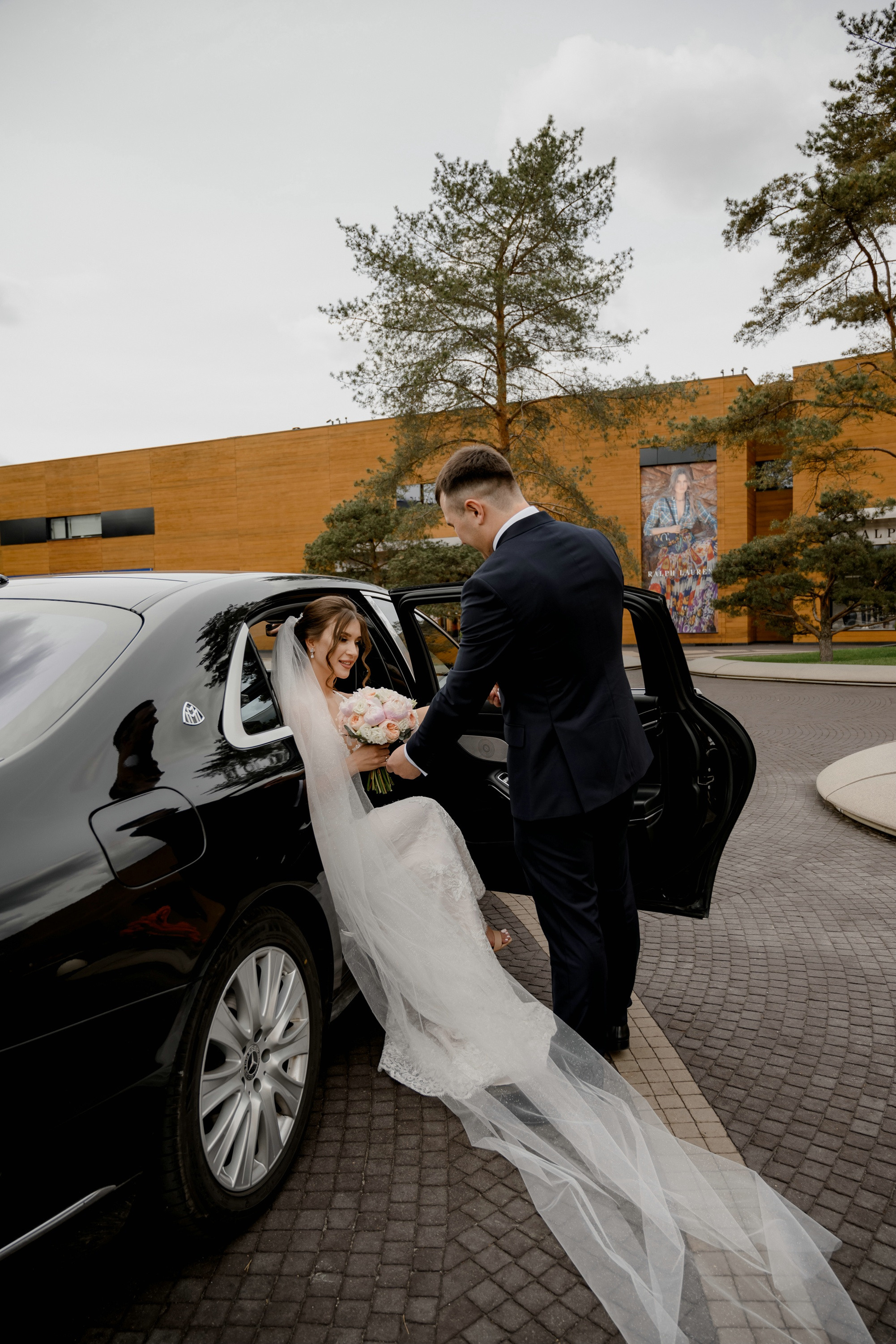 Свадебные фото в Москва Сити и роспись в ЗАГСе Барвиха. Свадебный и семейный фотограф в Москве Светлана Зоткина