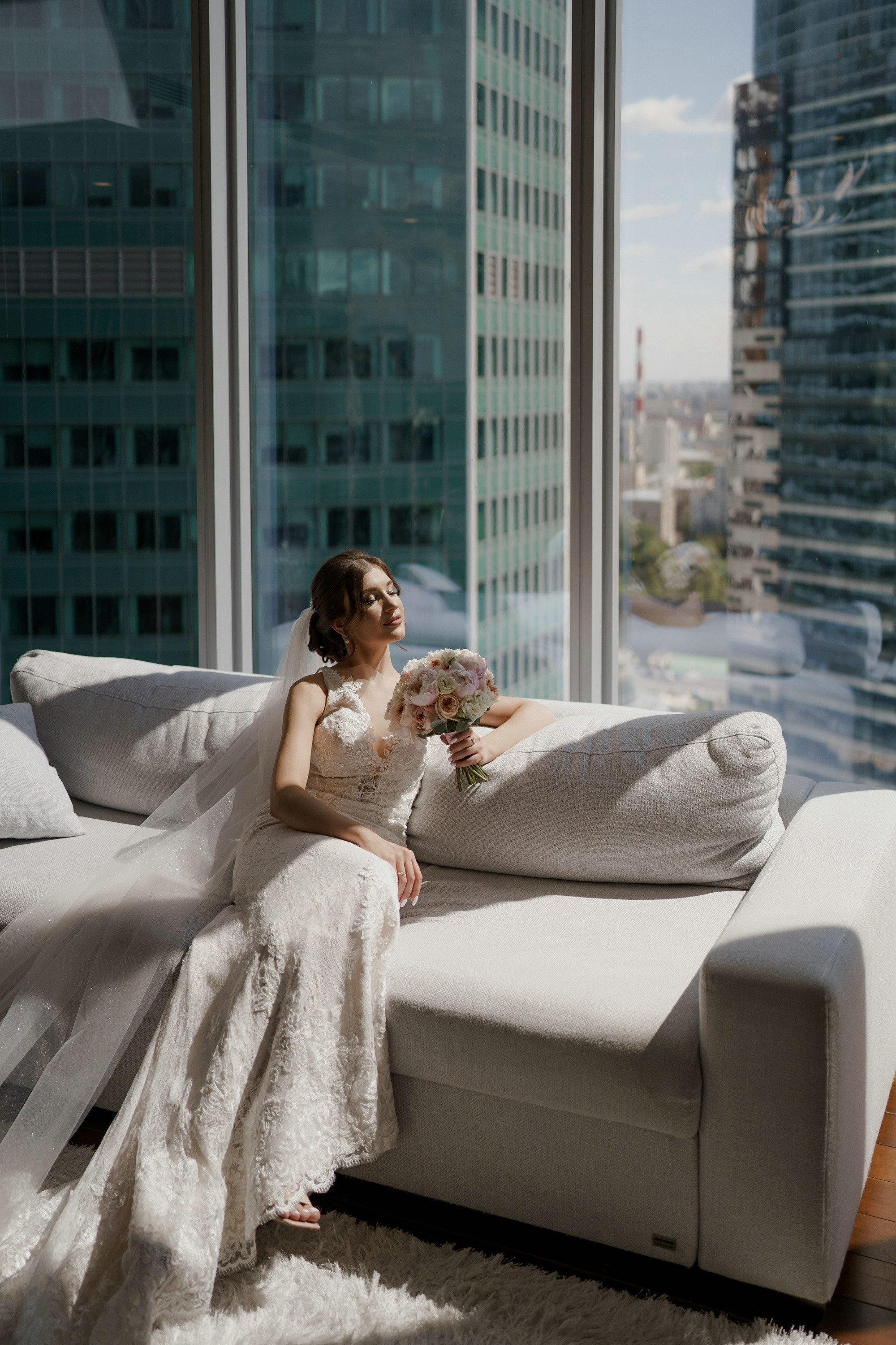 Свадебные фото в Москва Сити и роспись в ЗАГСе Барвиха. Свадебный и семейный фотограф в Москве Светлана Зоткина