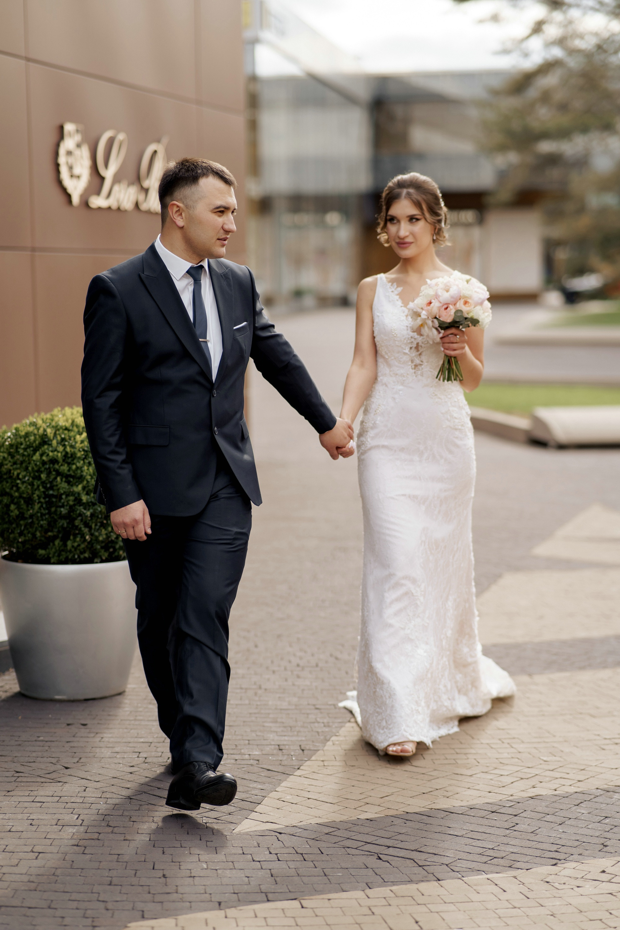 Свадебные фото в Москва Сити и роспись в ЗАГСе Барвиха. Свадебный и семейный фотограф в Москве Светлана Зоткина