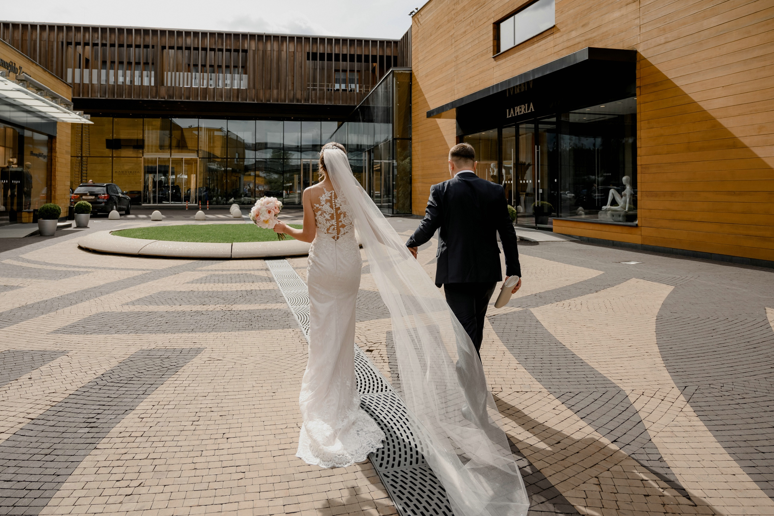 Свадебные фото в Москва Сити и роспись в ЗАГСе Барвиха. Свадебный и семейный фотограф в Москве Светлана Зоткина