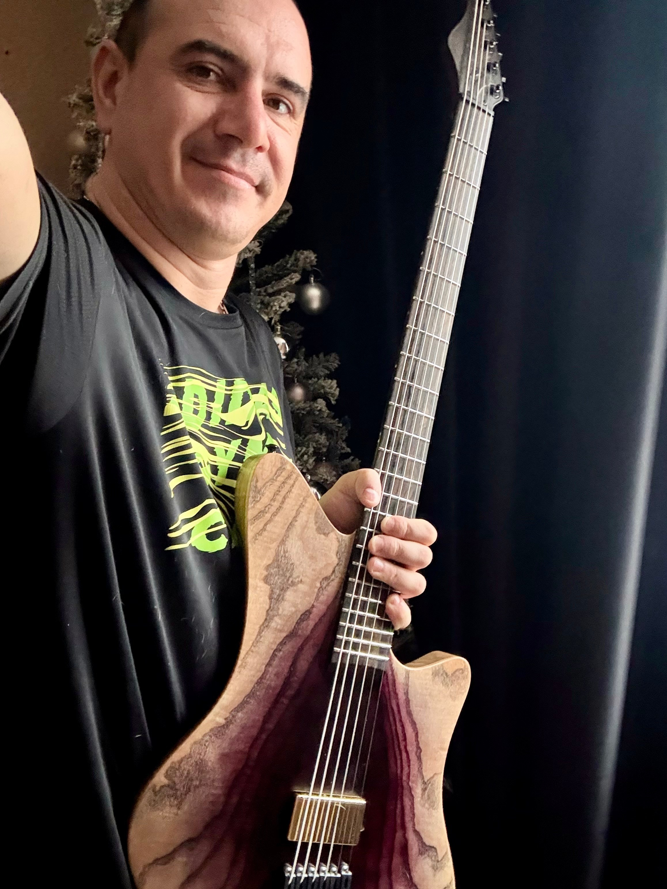 Сomments. Master of making guitars and basses to order