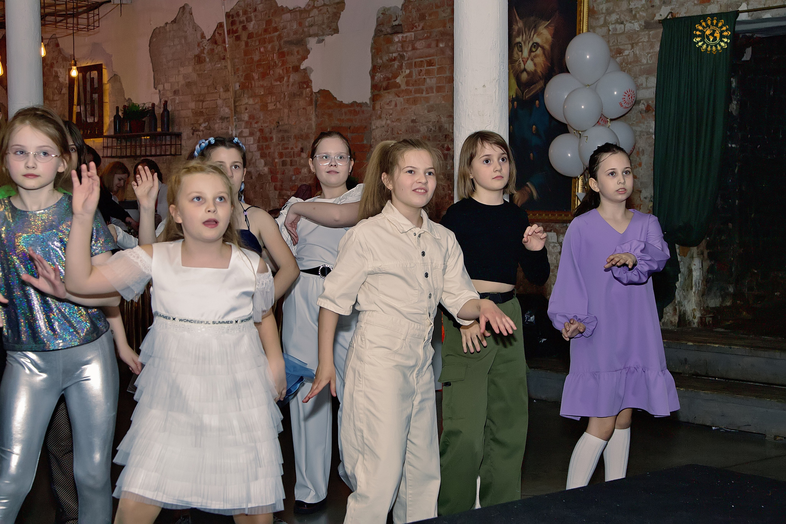 Выпускной 2023 (4-й класс, ММШ). Клуб Royal. Москва. Репортажная съемка в Москве и области. Анималистика