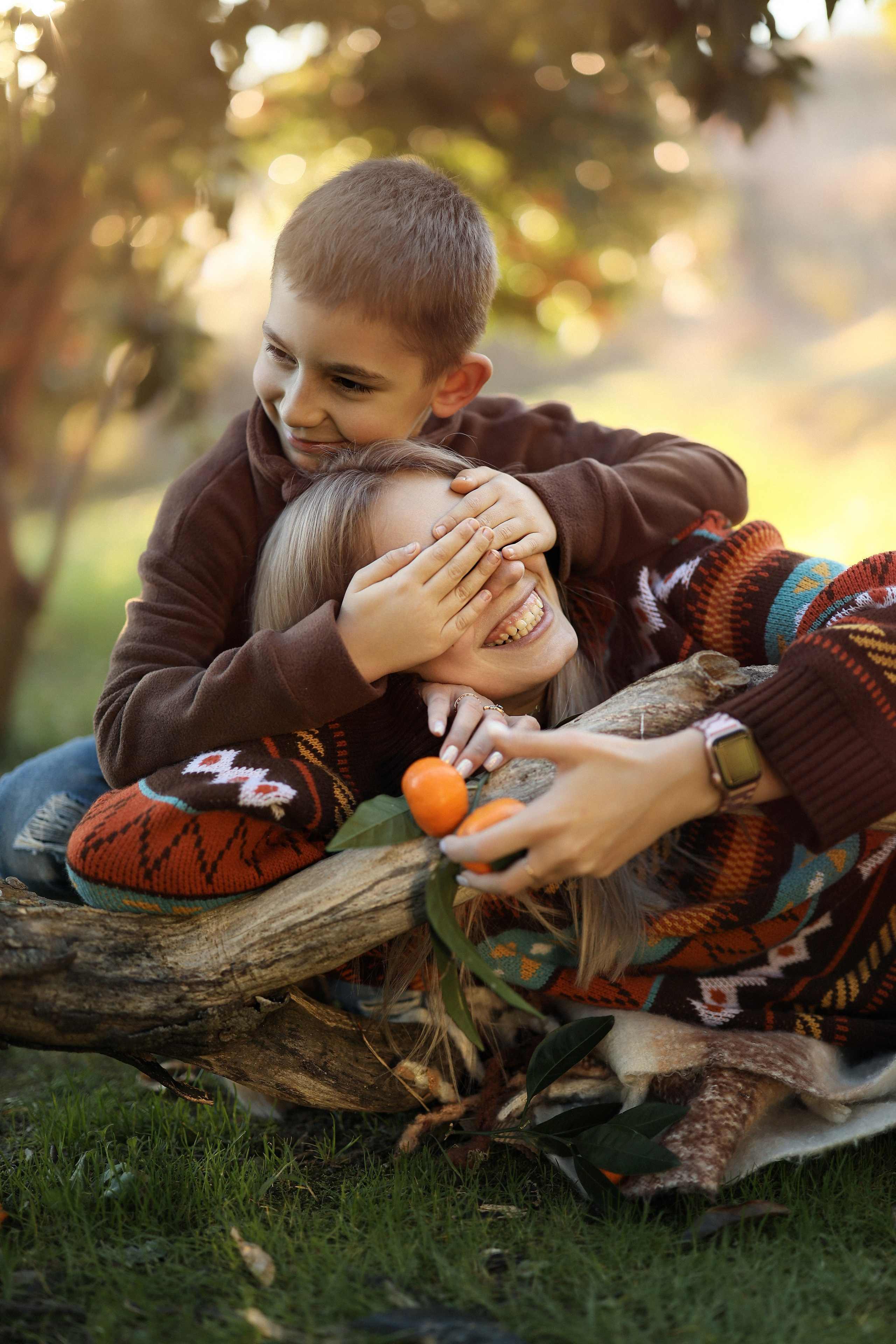 Фотосессия в мандариновом саду в Новом Афоне, Абхазия. Свадебный и семейный фотограф в Абхазии Жанна Соснина