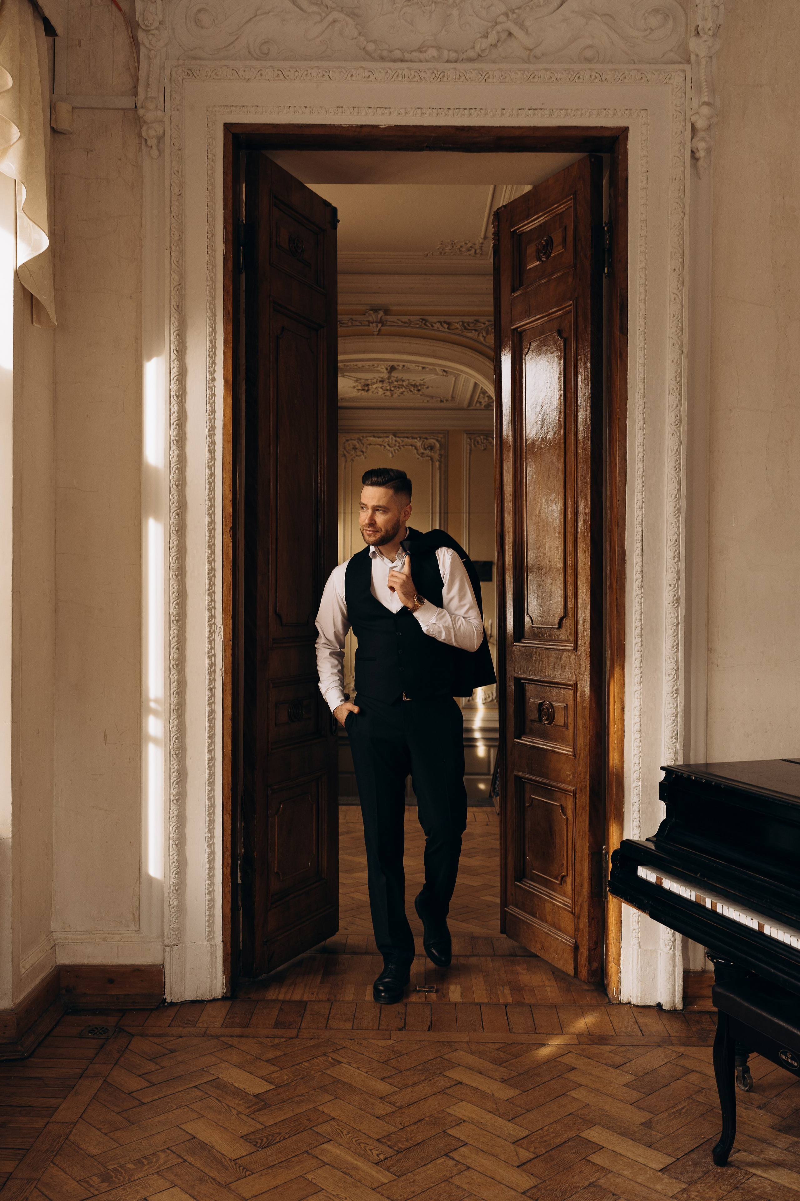 Свадебная фотосессия в библиотеке. Семейный фотограф в Москве Галина Гончар