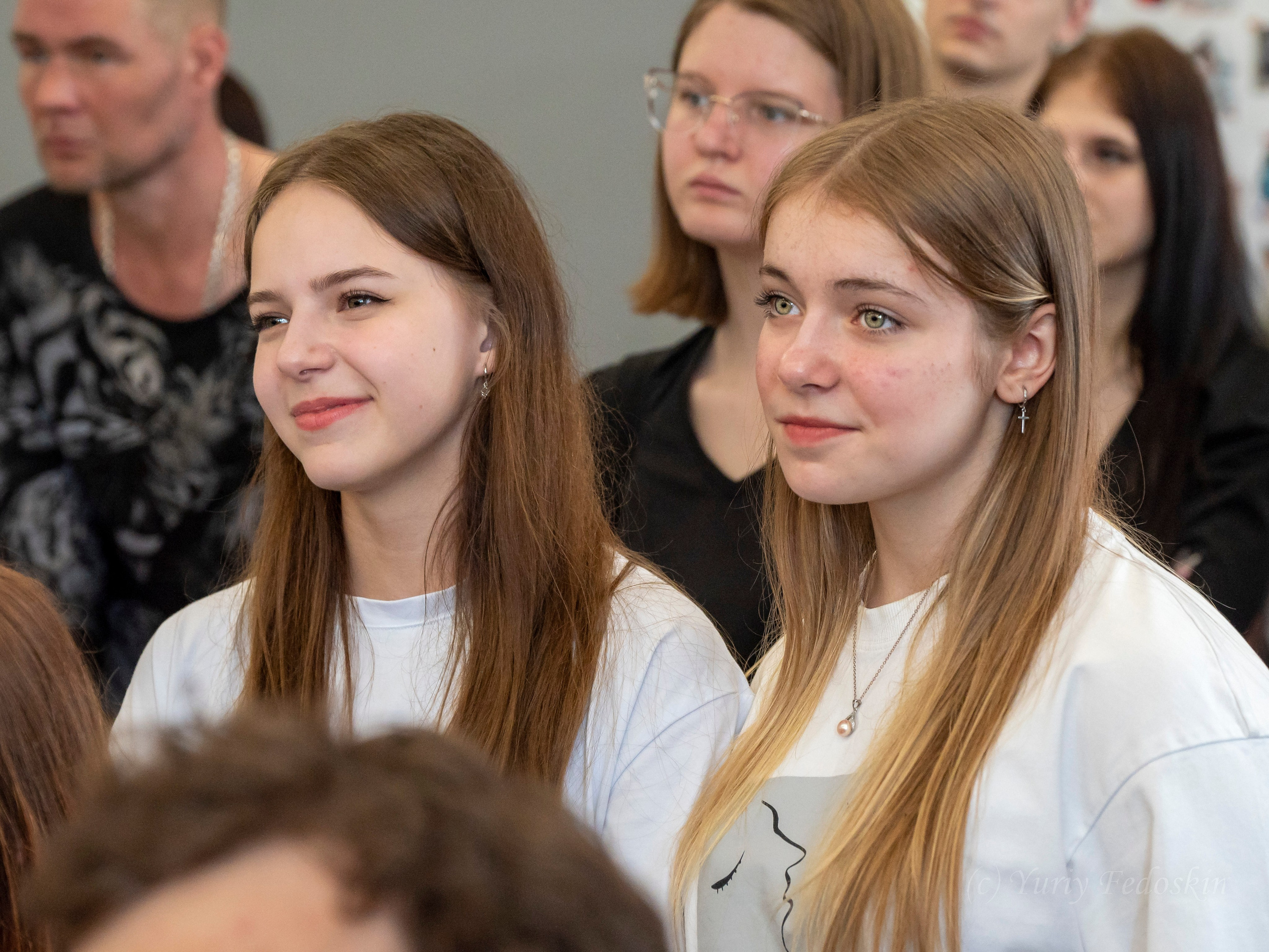 Репортаж о выпускном 9 классов в школе № 7 города Королёва, 26.06.24г. Профессиональный фотограф интерьеров в Москве Юрий Федоскин