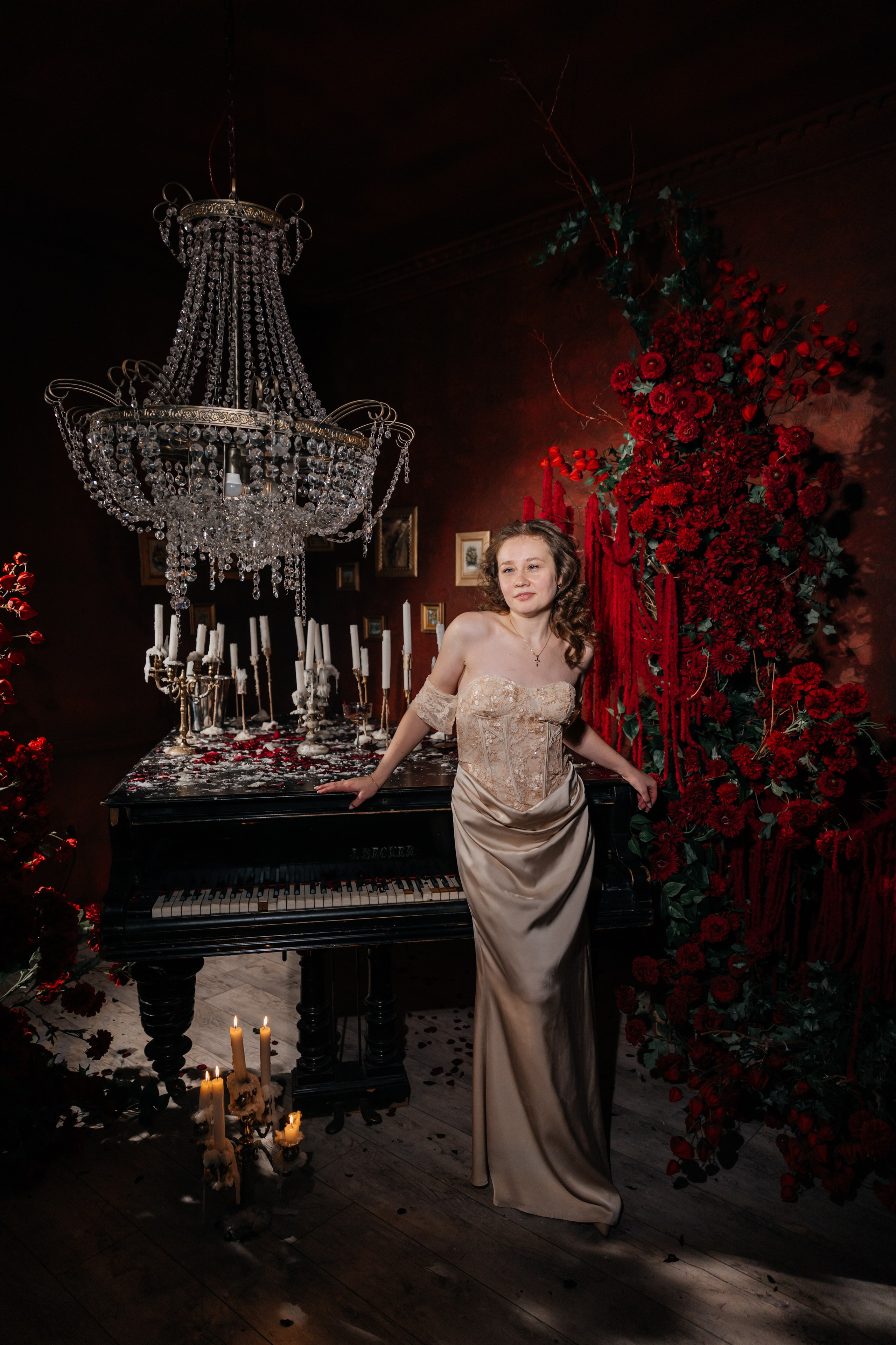 Рояль и цветы. Фотограф Крым, Севастополь