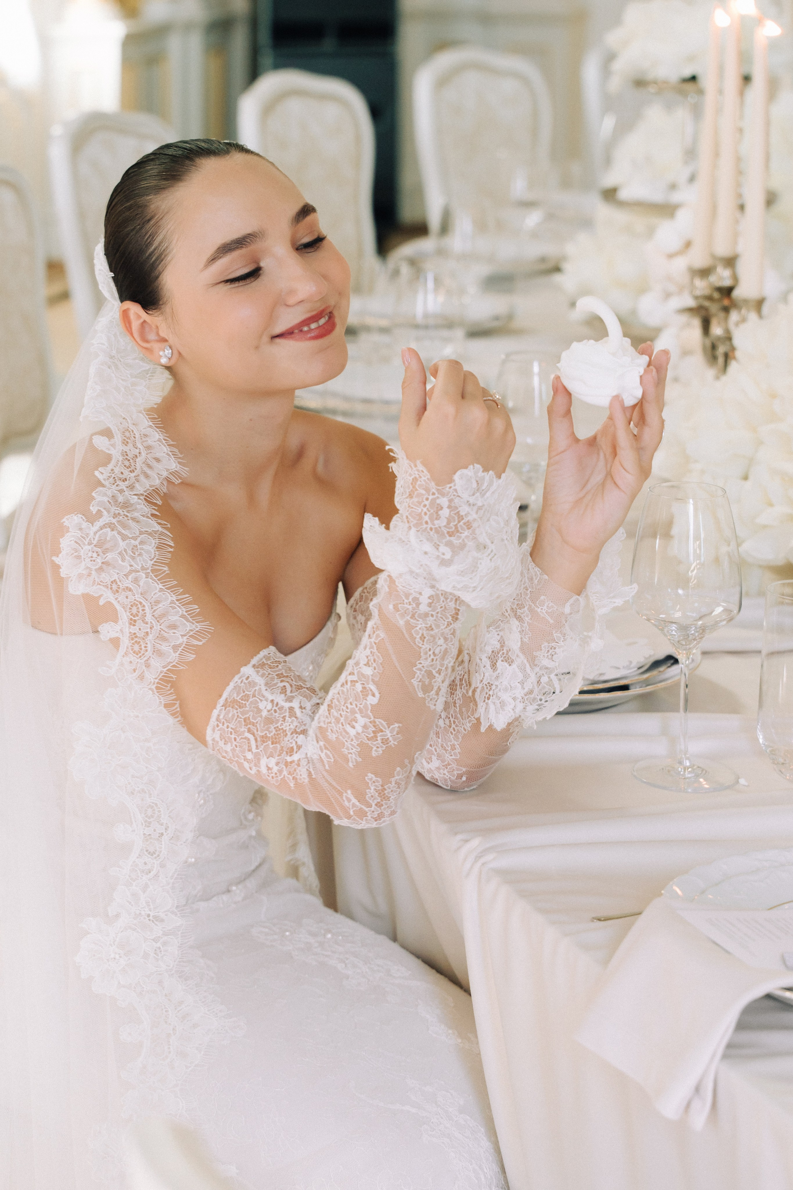 Вова и Лиза. Питер. Гранд Отель Европа, 1 дворец бракосочетания и особняк Мясникова. Свадебный фотограф Катерина Чулкова